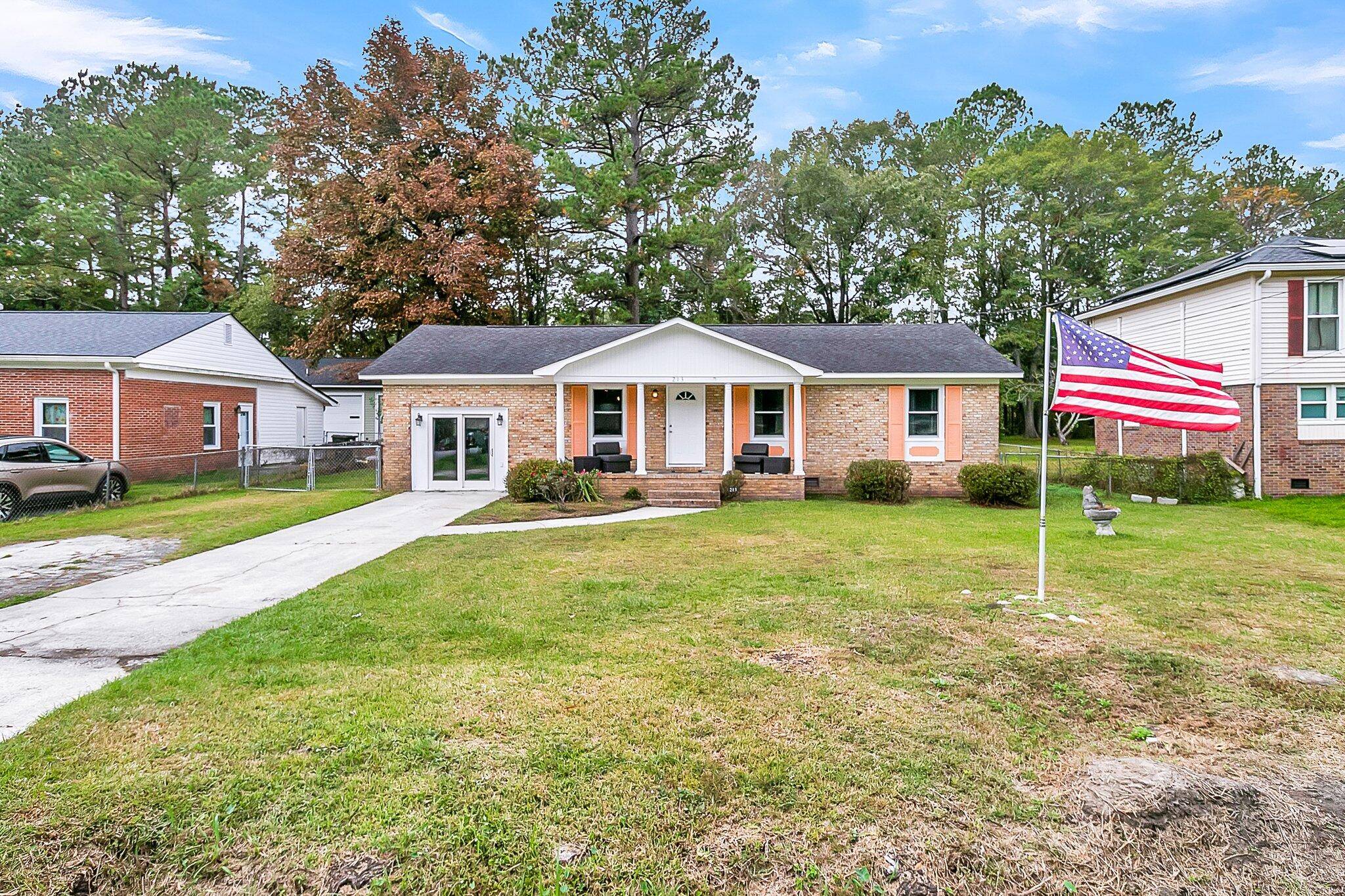 Goose Creek, SC 29445,213 Blossom St