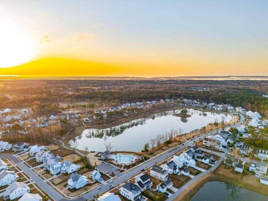 Mount Pleasant, SC 29466,3877 Summerton St