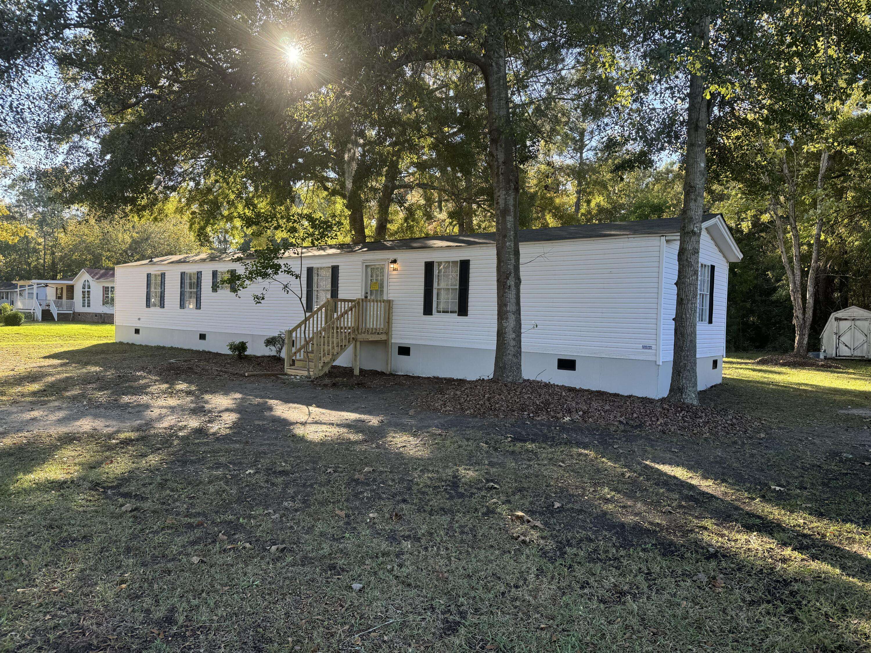 Bonneau, SC 29431,525 Pauline Dr