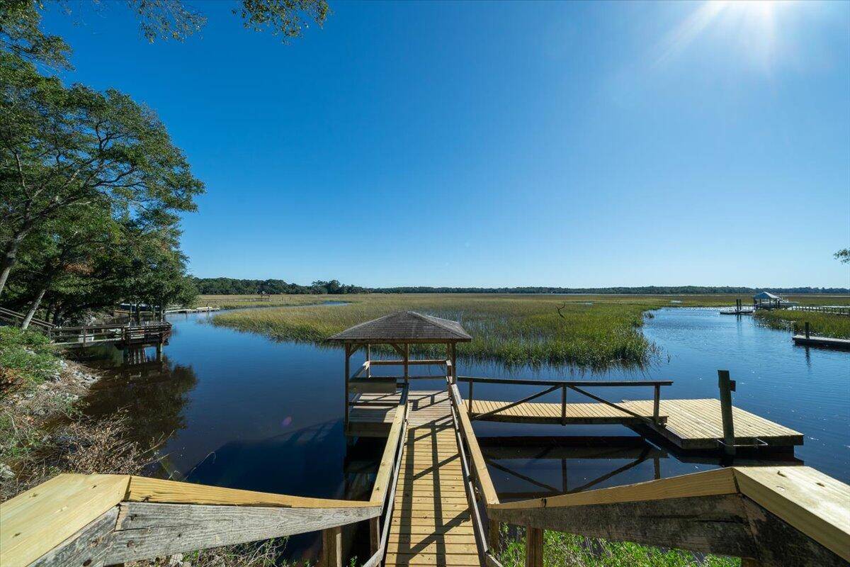 Edisto Island, SC 29438,8563 Middleton Point Ln