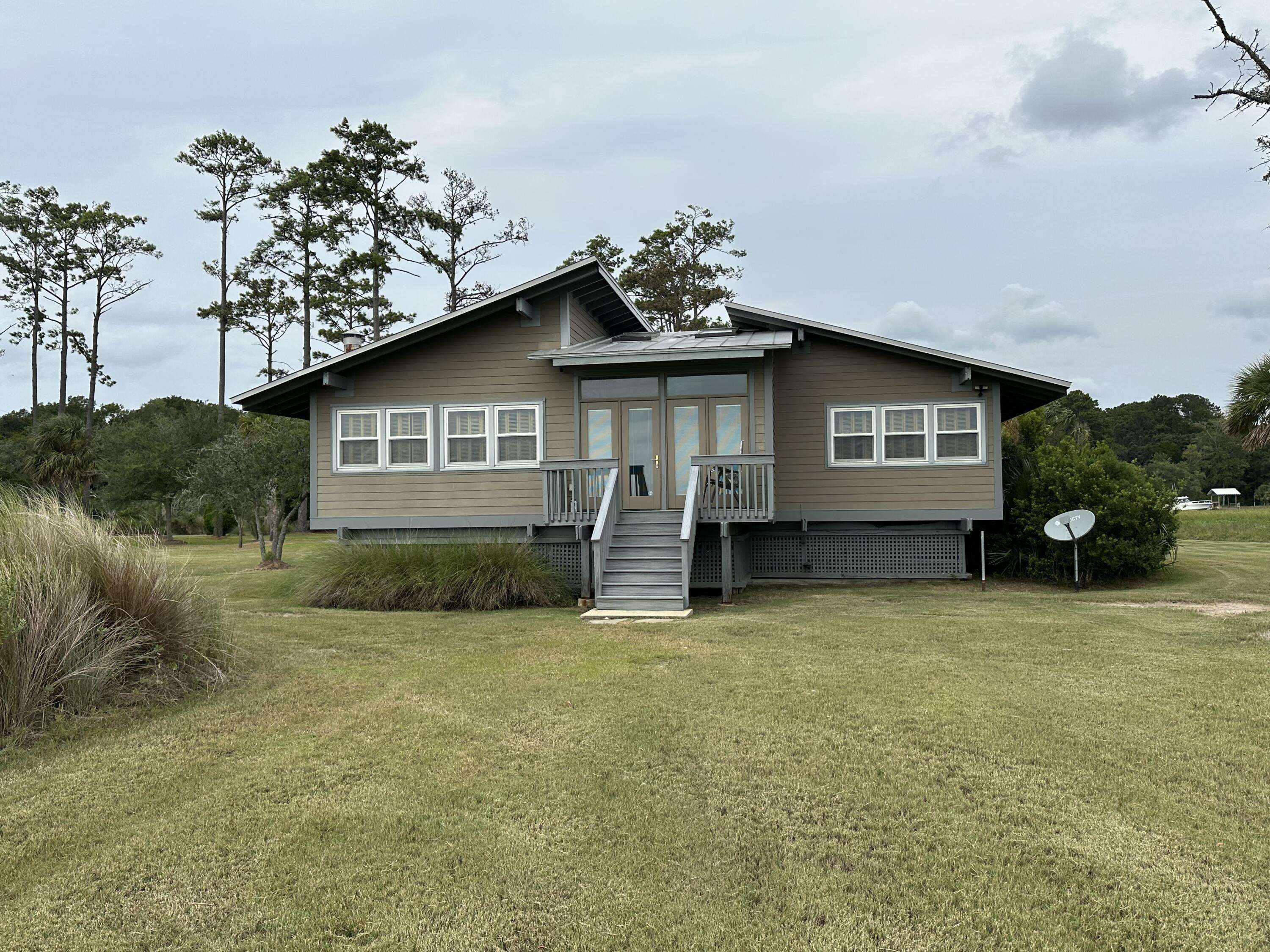 Edisto Island, SC 29438,8821 Peters Point Rd