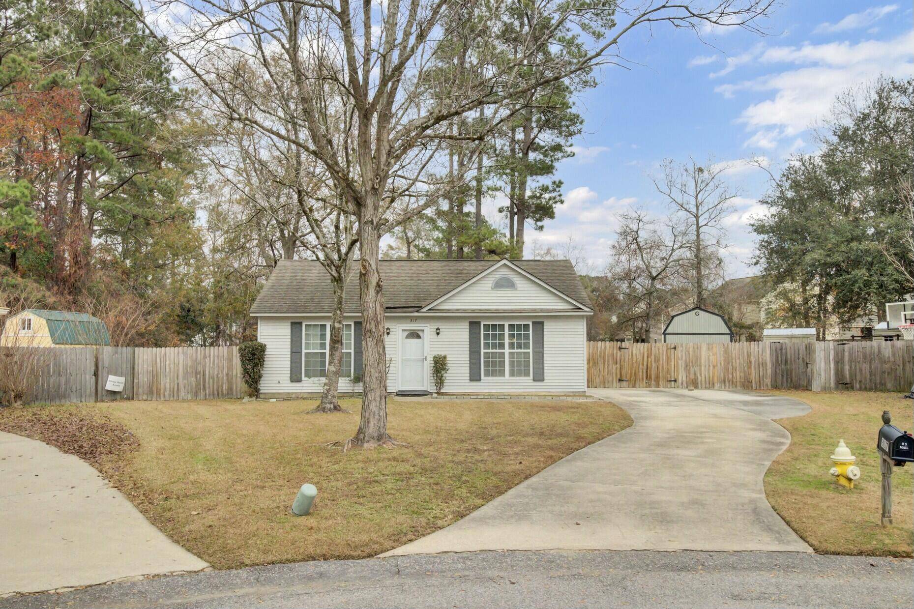 Summerville, SC 29483,317 Regent St