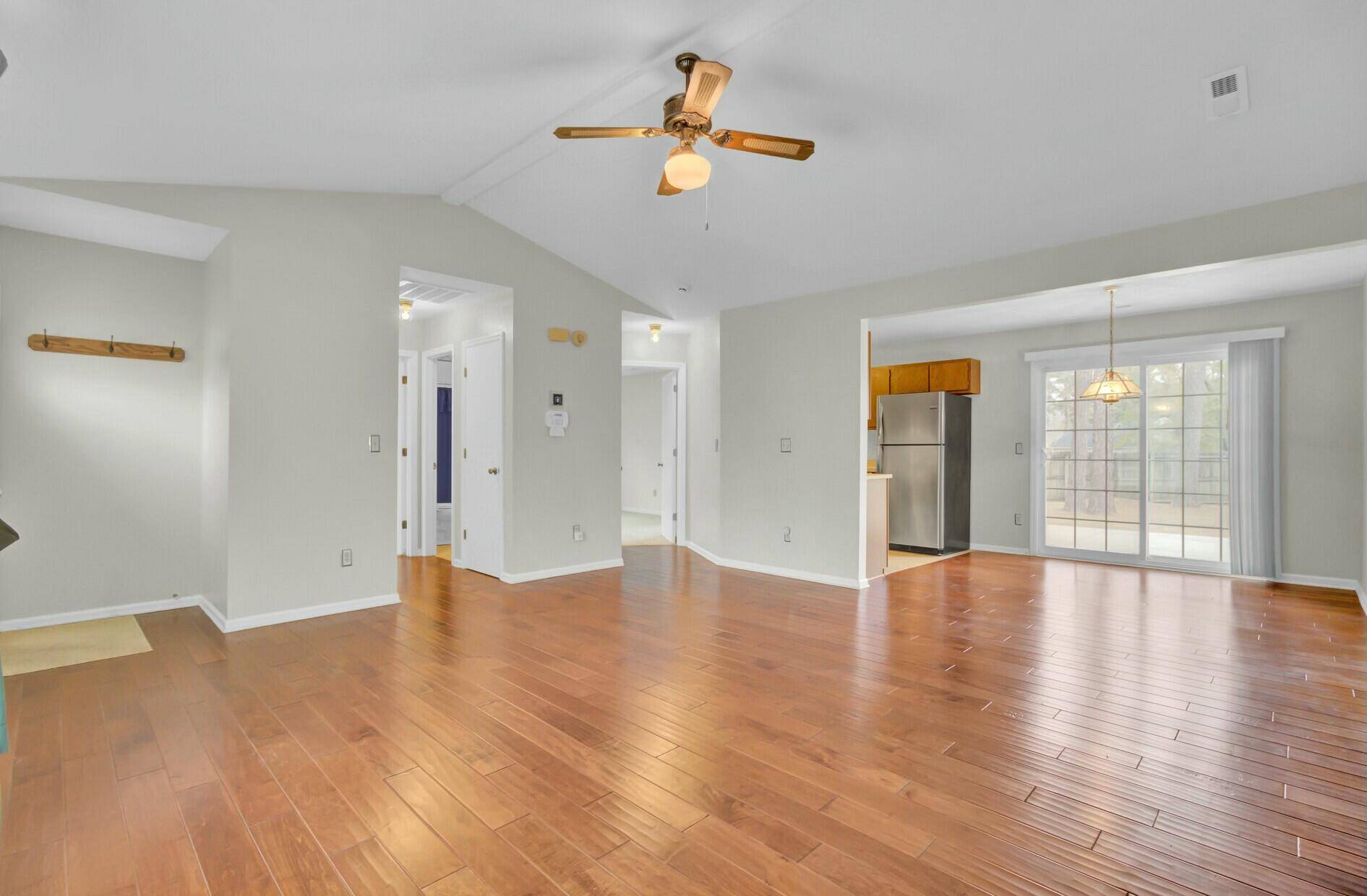 Summerville, SC 29483,317 Regent St