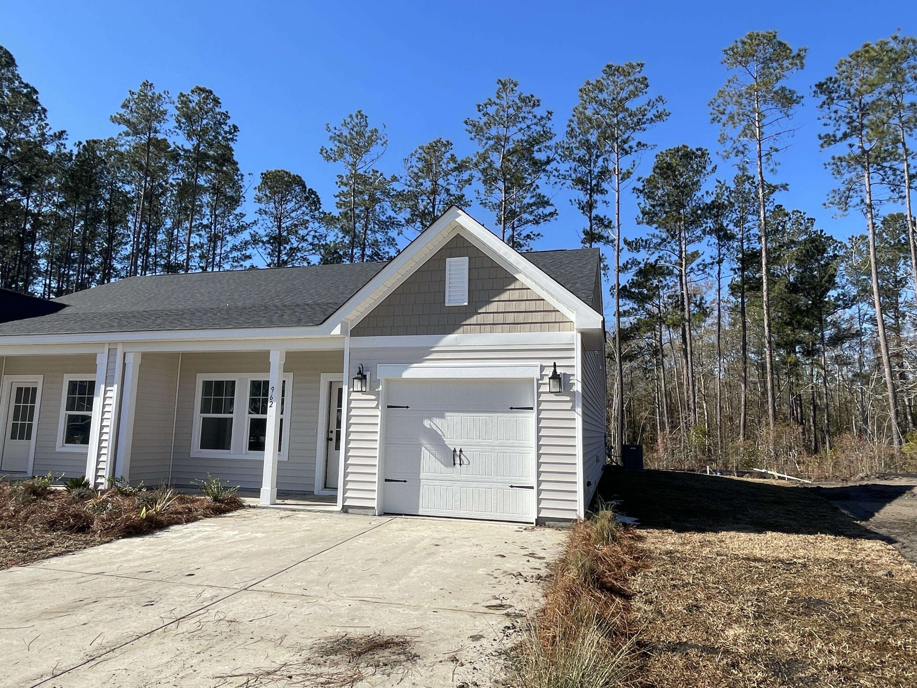 Summerville, SC 29486,962 Dusk Dr