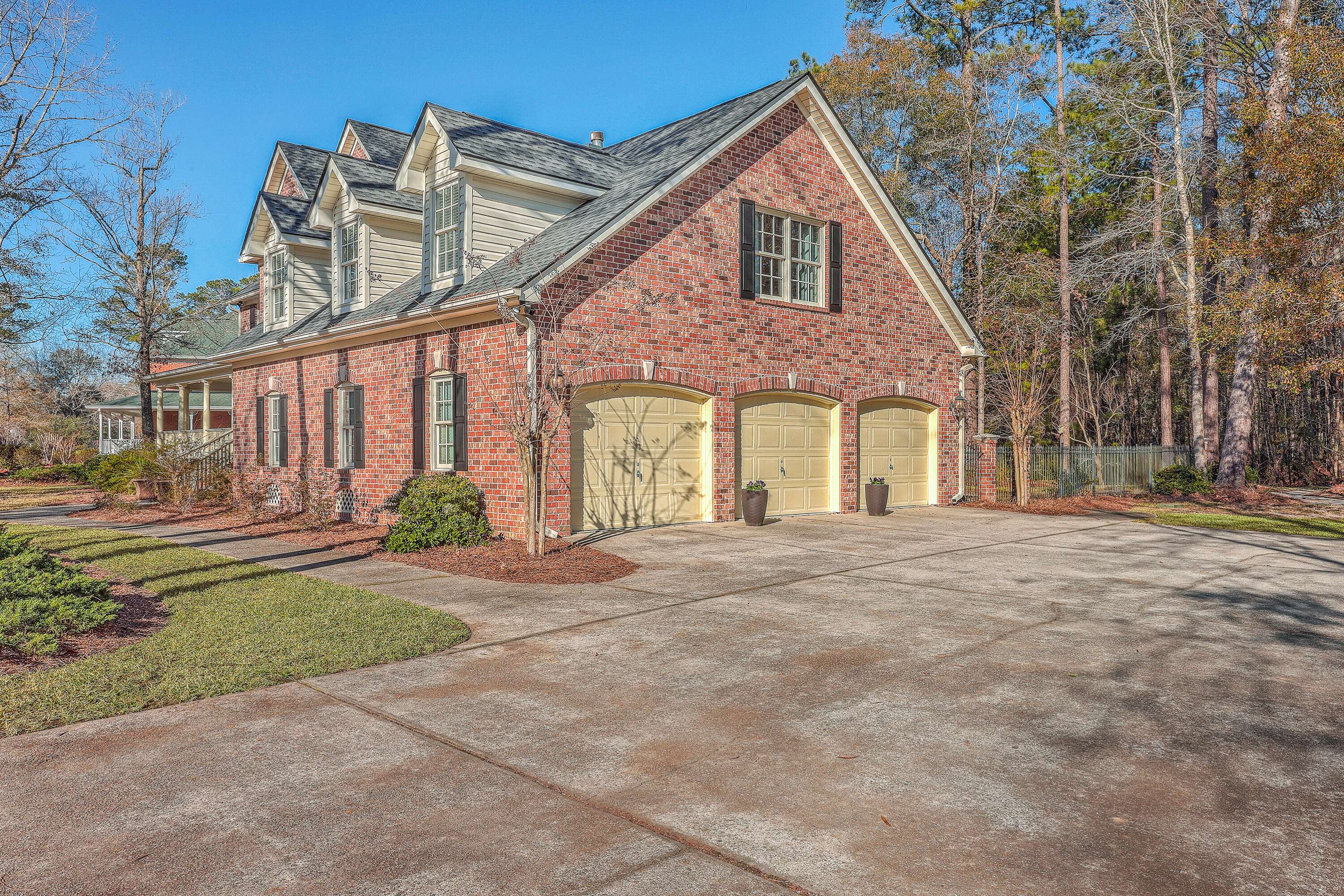 Summerville, SC 29485,560 Barfield Dr