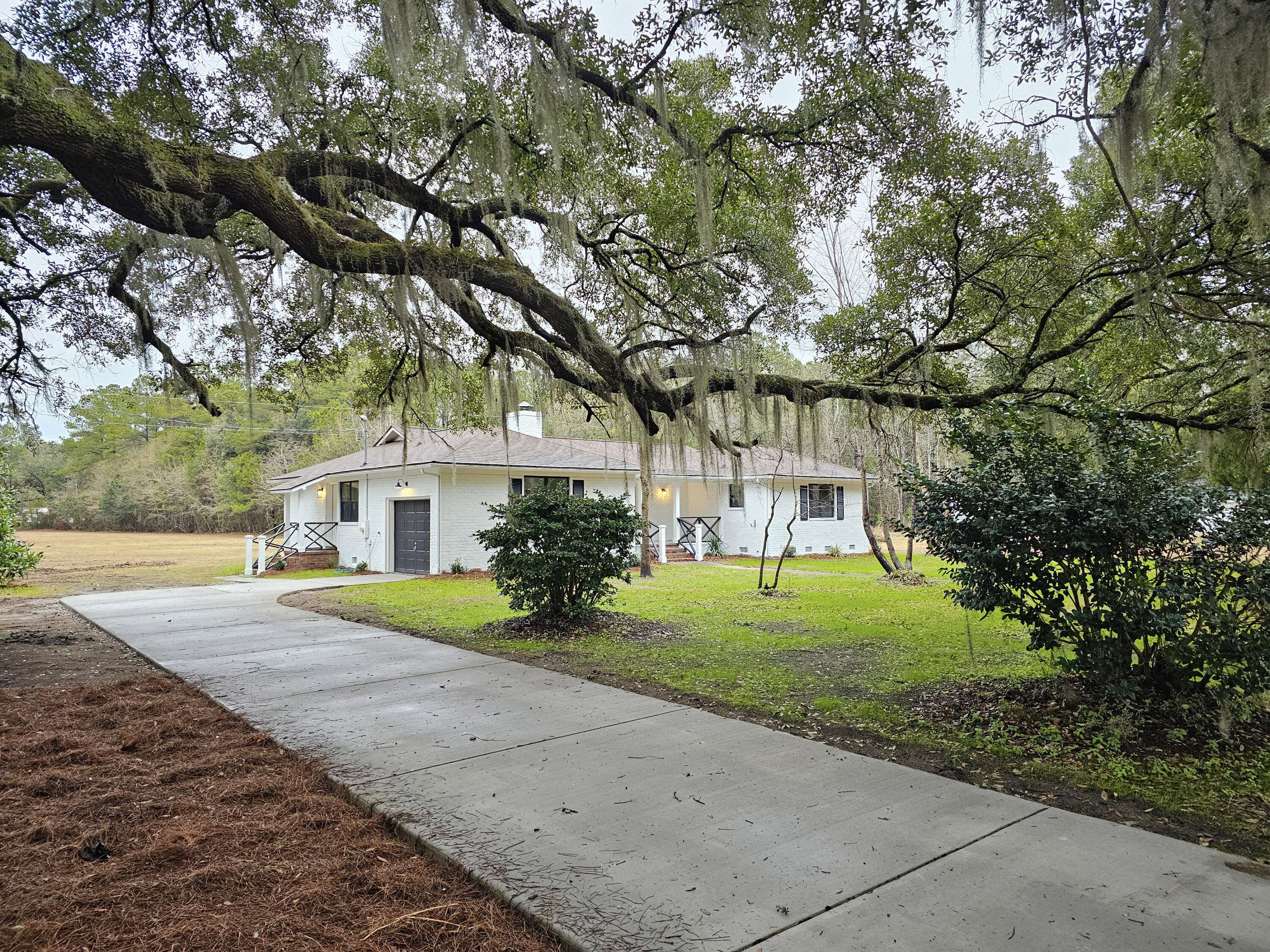 Mcclellanville, SC 29458,488 Society Rd