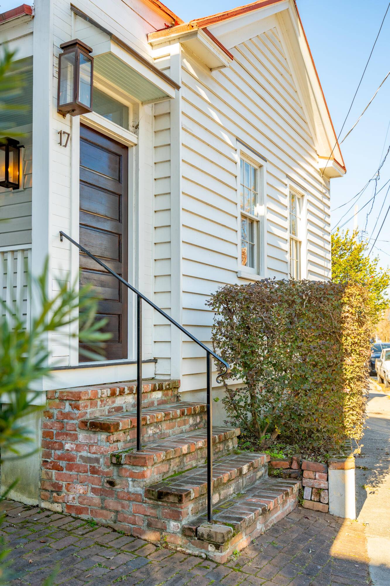 Charleston, SC 29403,17 H St