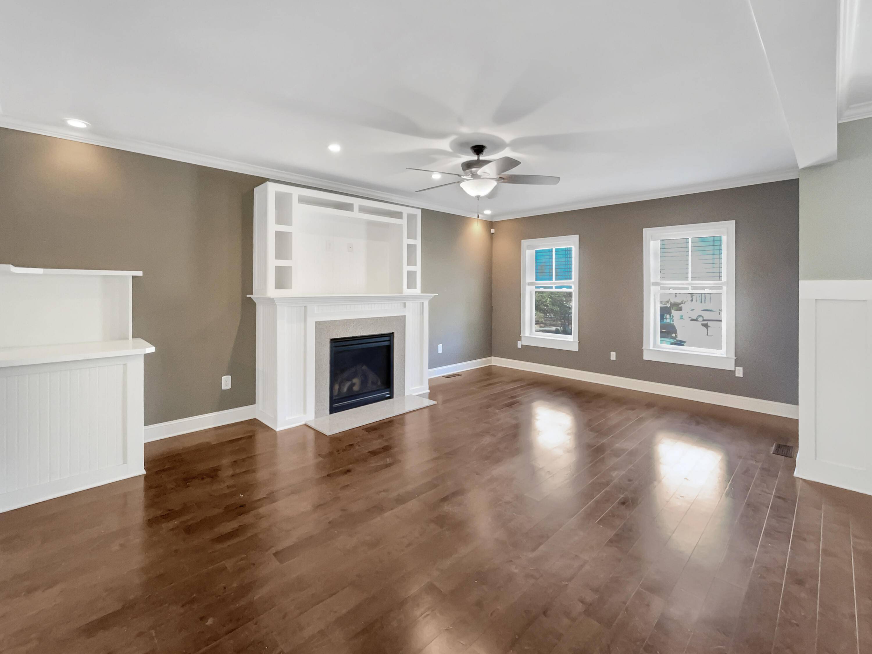 Hanahan, SC 29410,7228 Mossy Creek Ln