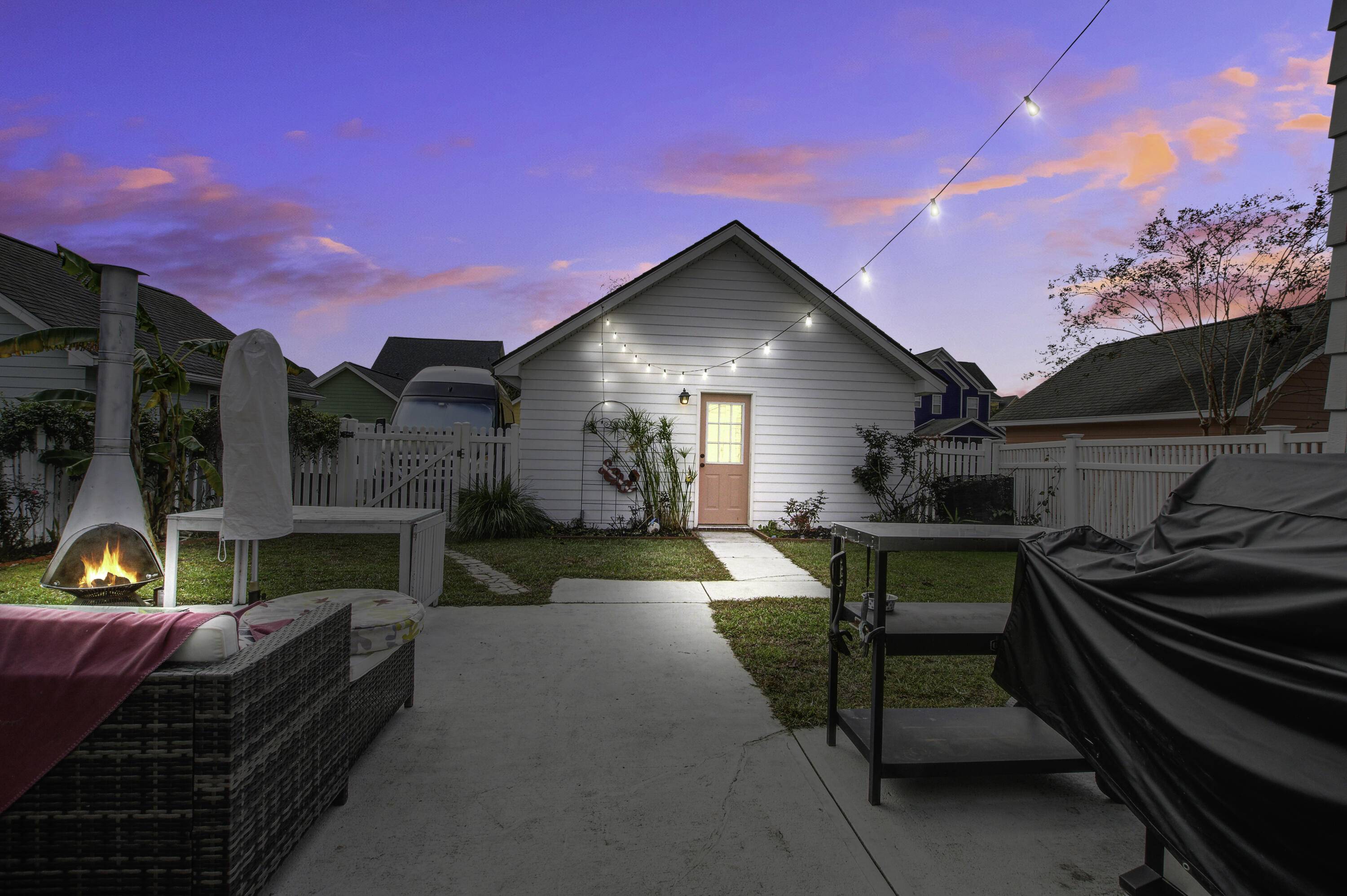 Summerville, SC 29483,221 Trillium Ave