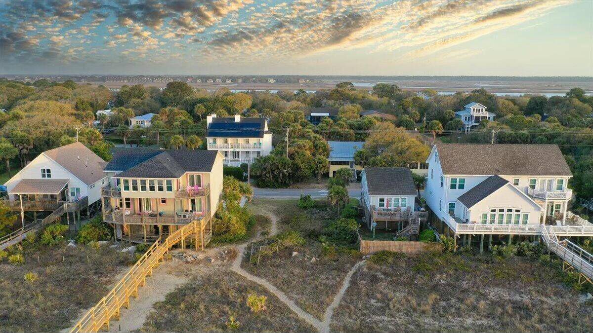 Folly Beach, SC 29439,617 E Arctic Ave