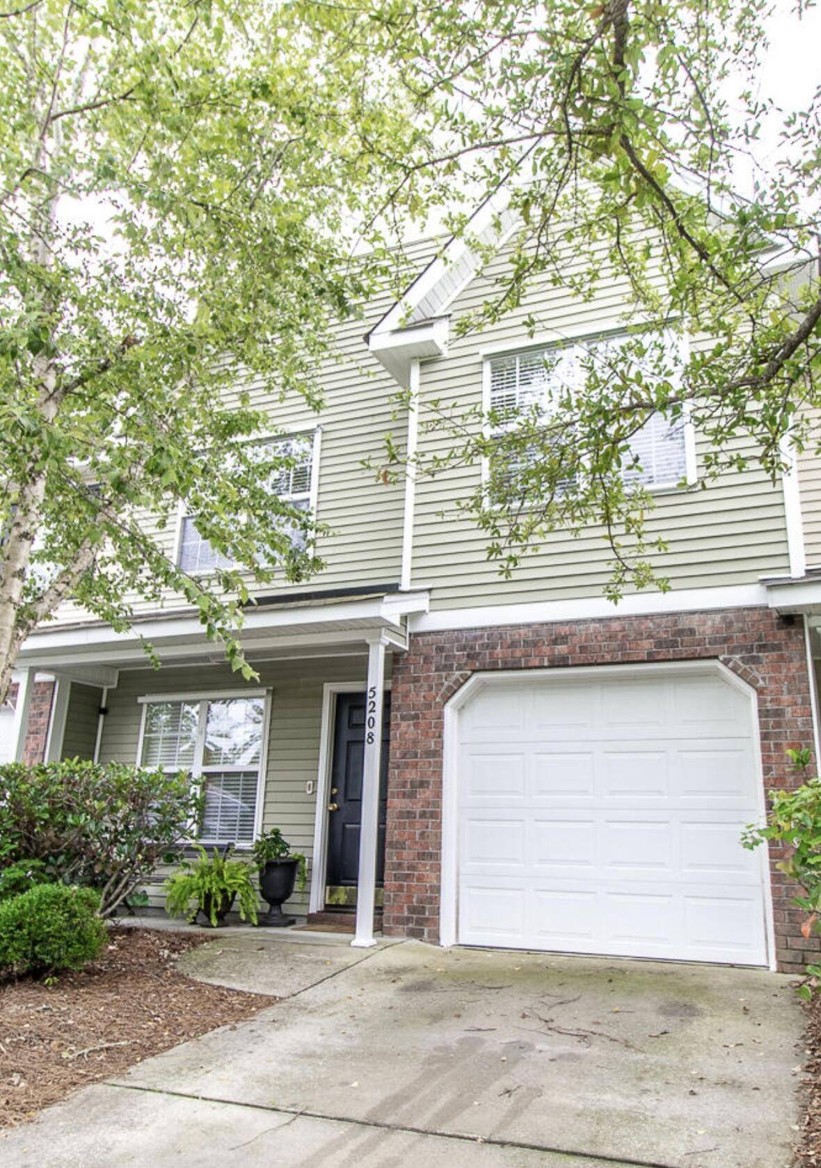 North Charleston, SC 29420,5208 Fernland Way