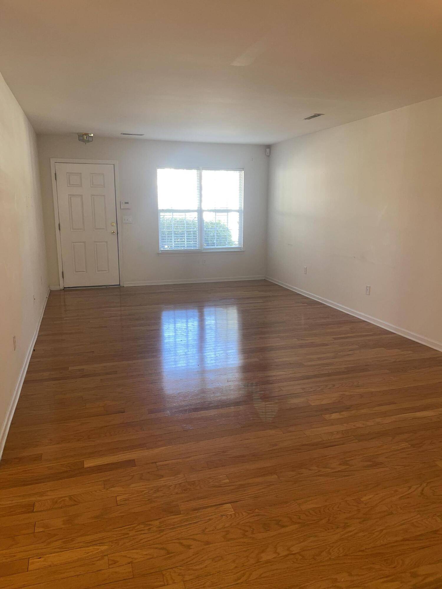 North Charleston, SC 29420,5208 Fernland Way