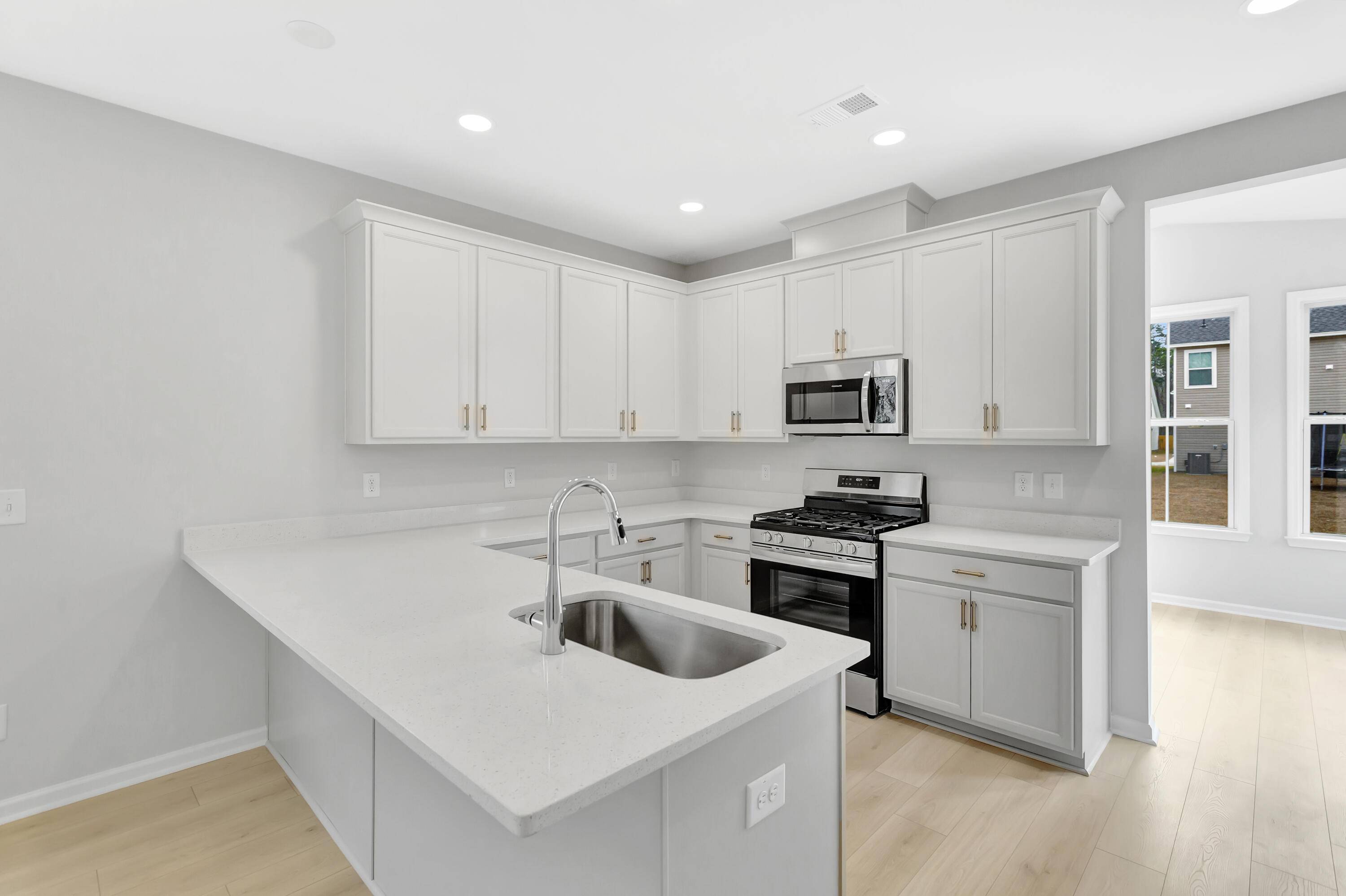 North Charleston, SC 29420,8806 Lannister Dr