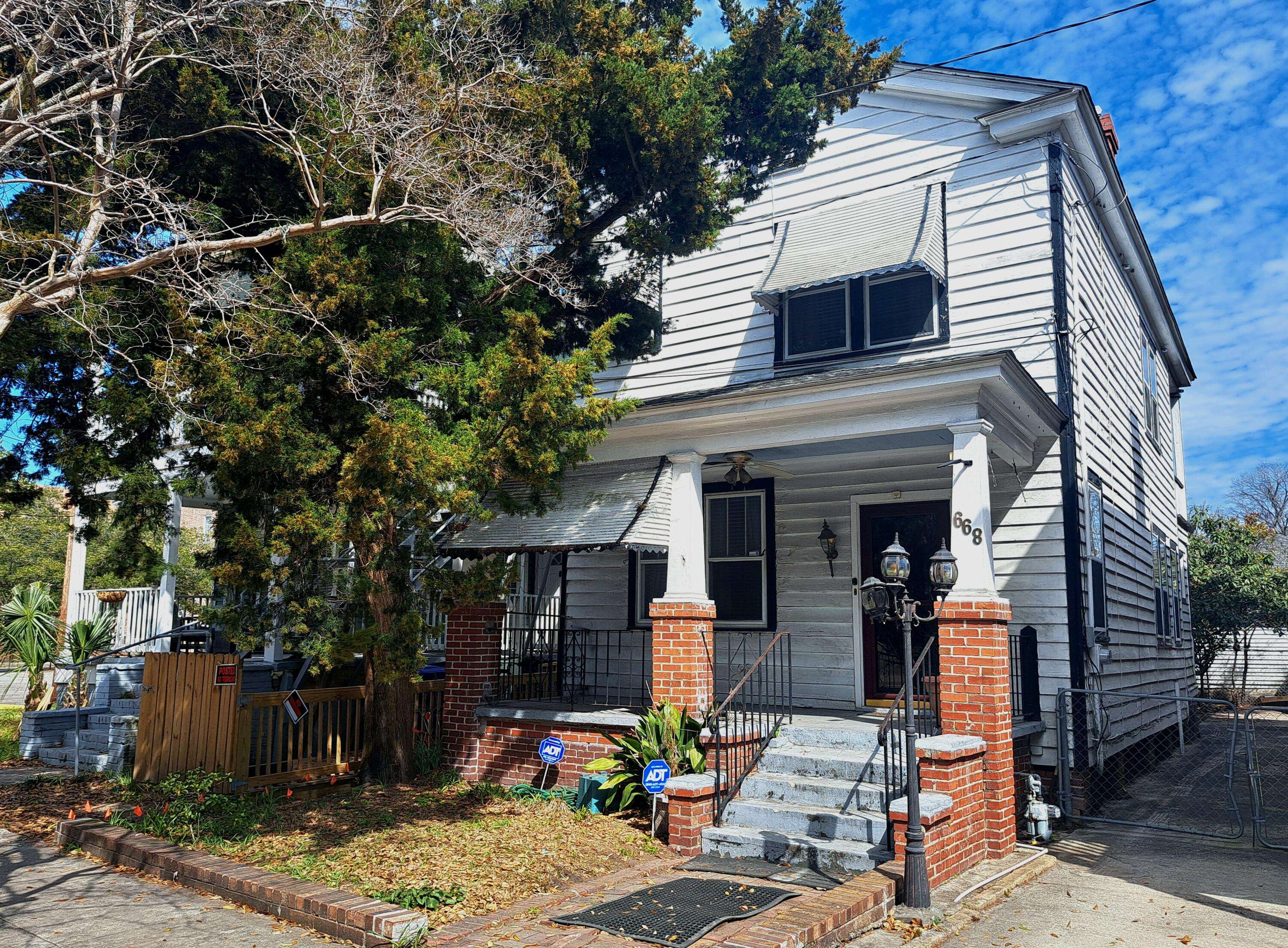 Charleston, SC 29403,668 Rutledge Ave
