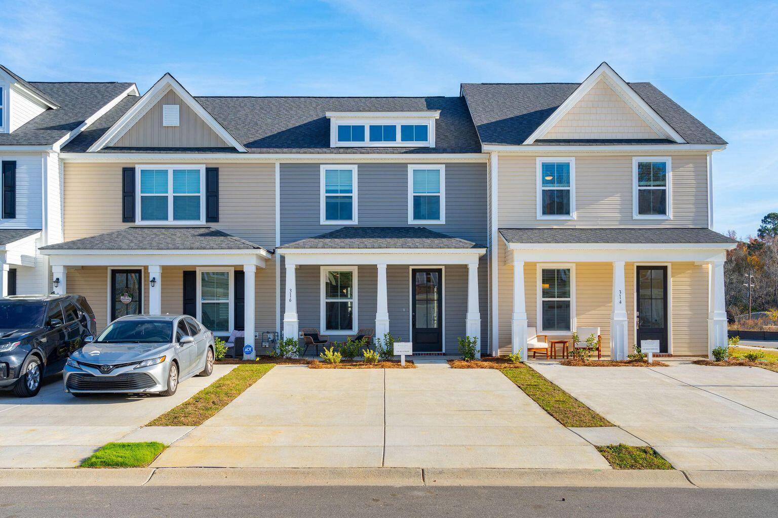 Moncks Corner, SC 29461,816 Alma Square Dr