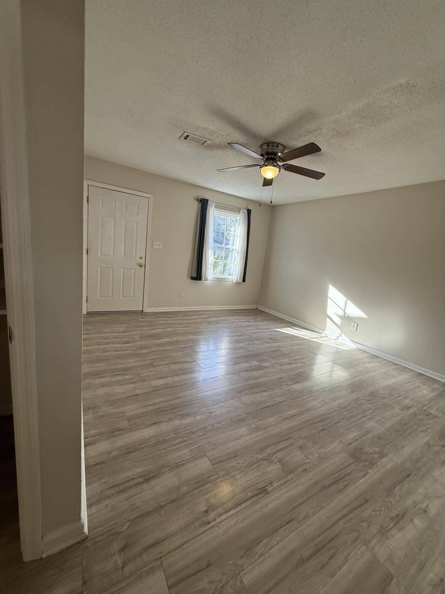 North Charleston, SC 29406,6983 Vista Ct