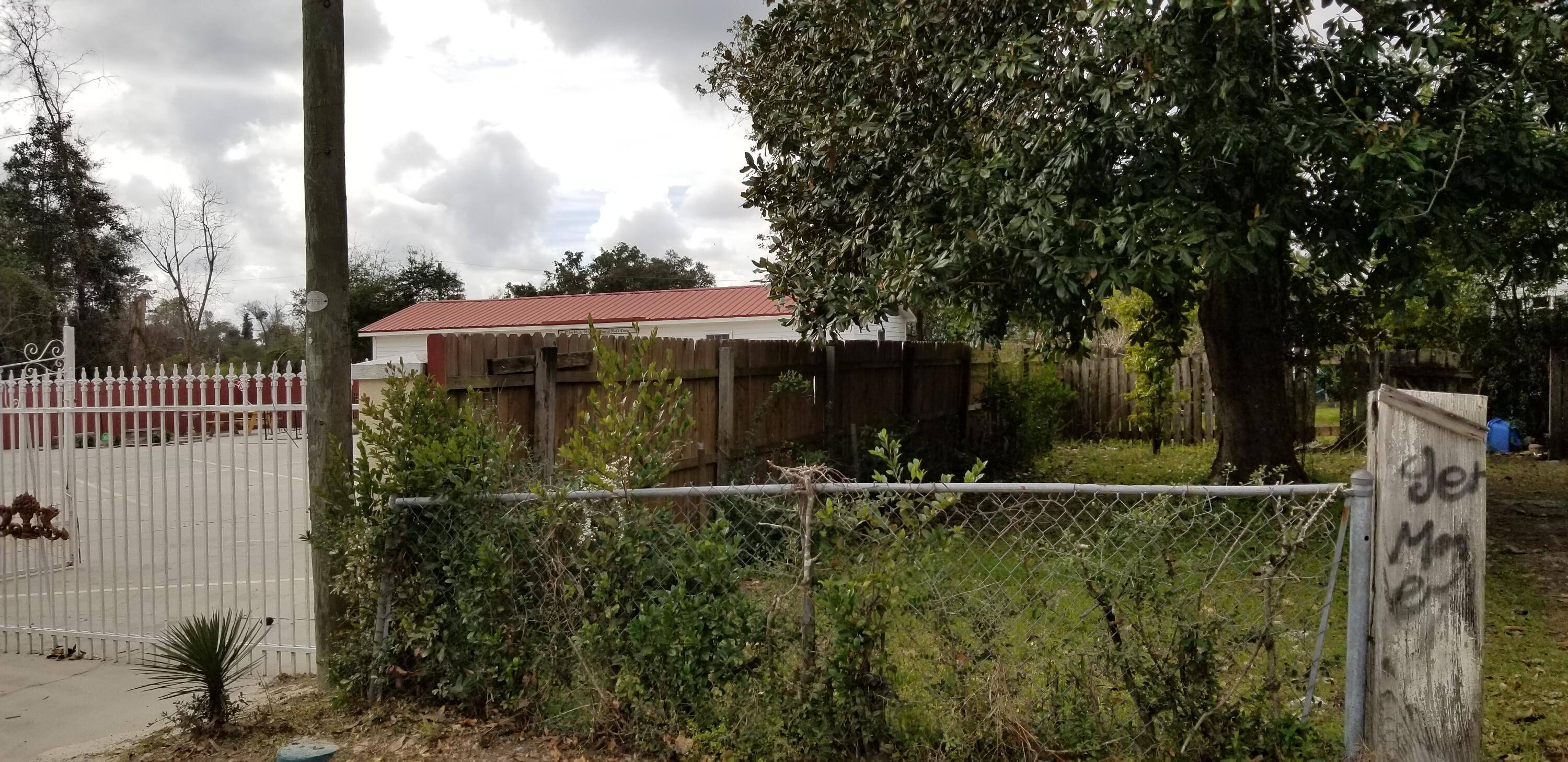 Walterboro, SC 29488,107 Grant St