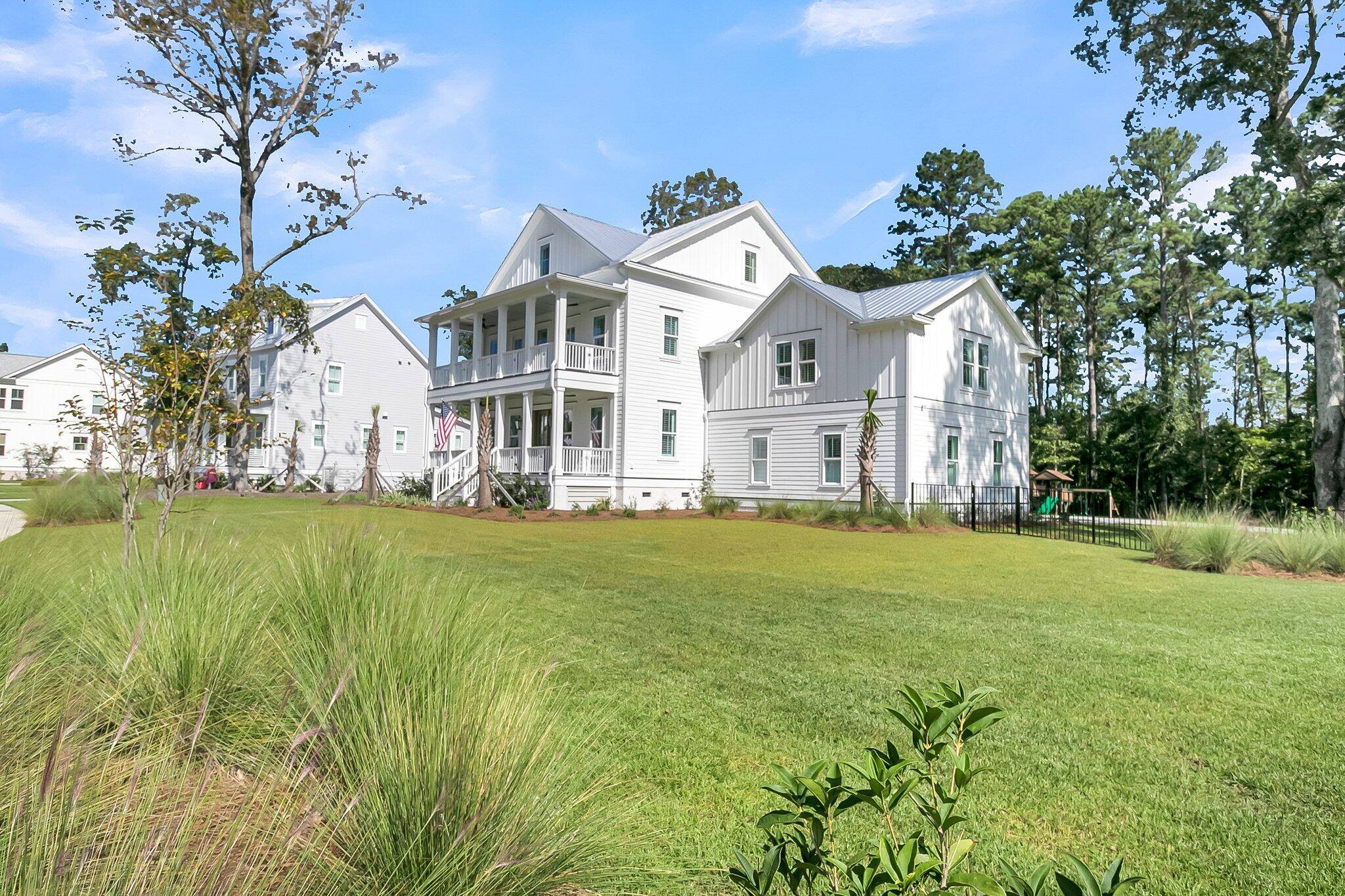 Mount Pleasant, SC 29466,3864 Summerton St