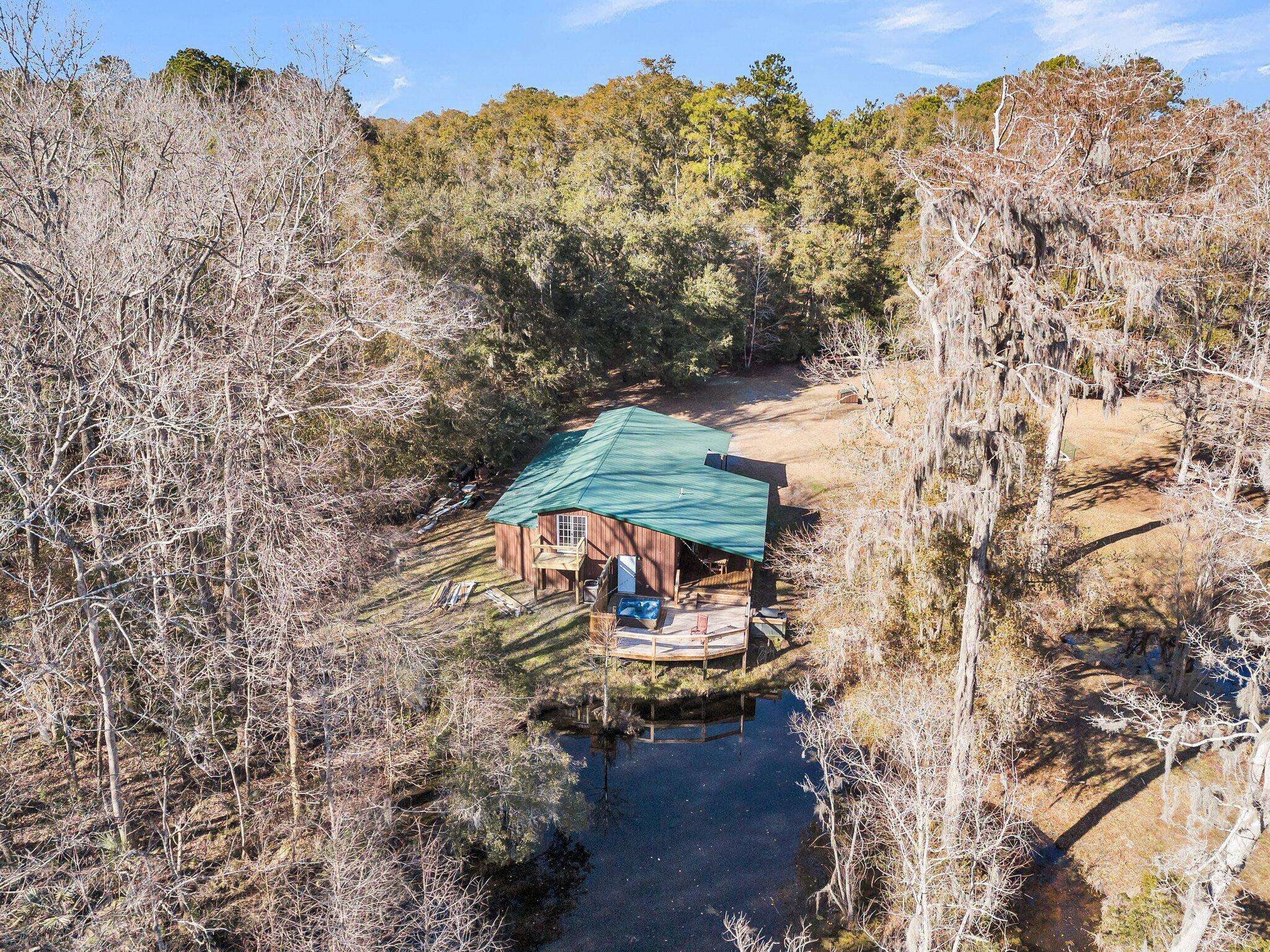 Wadmalaw Island, SC 29487,5219 Maybank Hwy