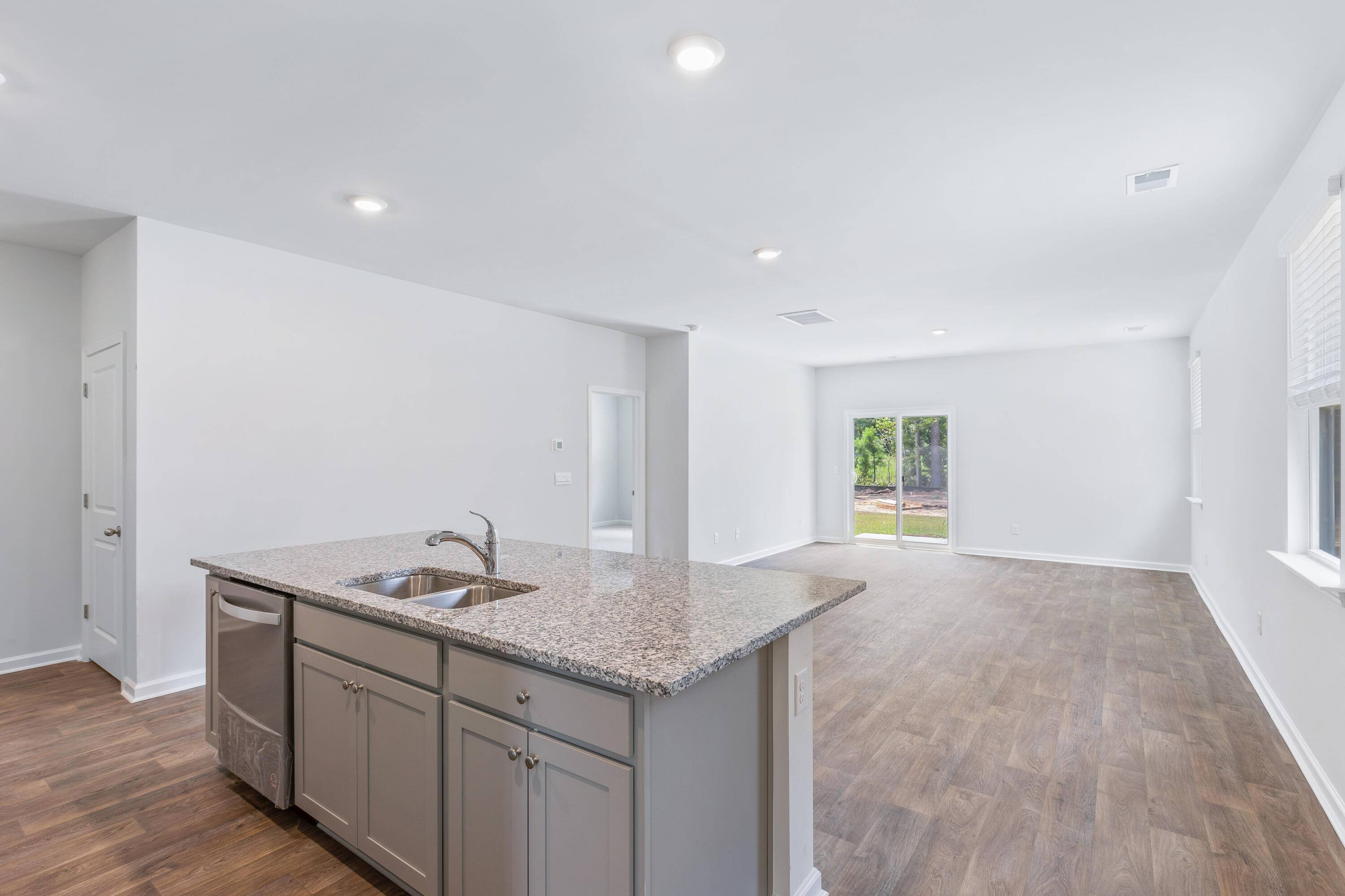 Ravenel, SC 29470,7018 Deanston Dr