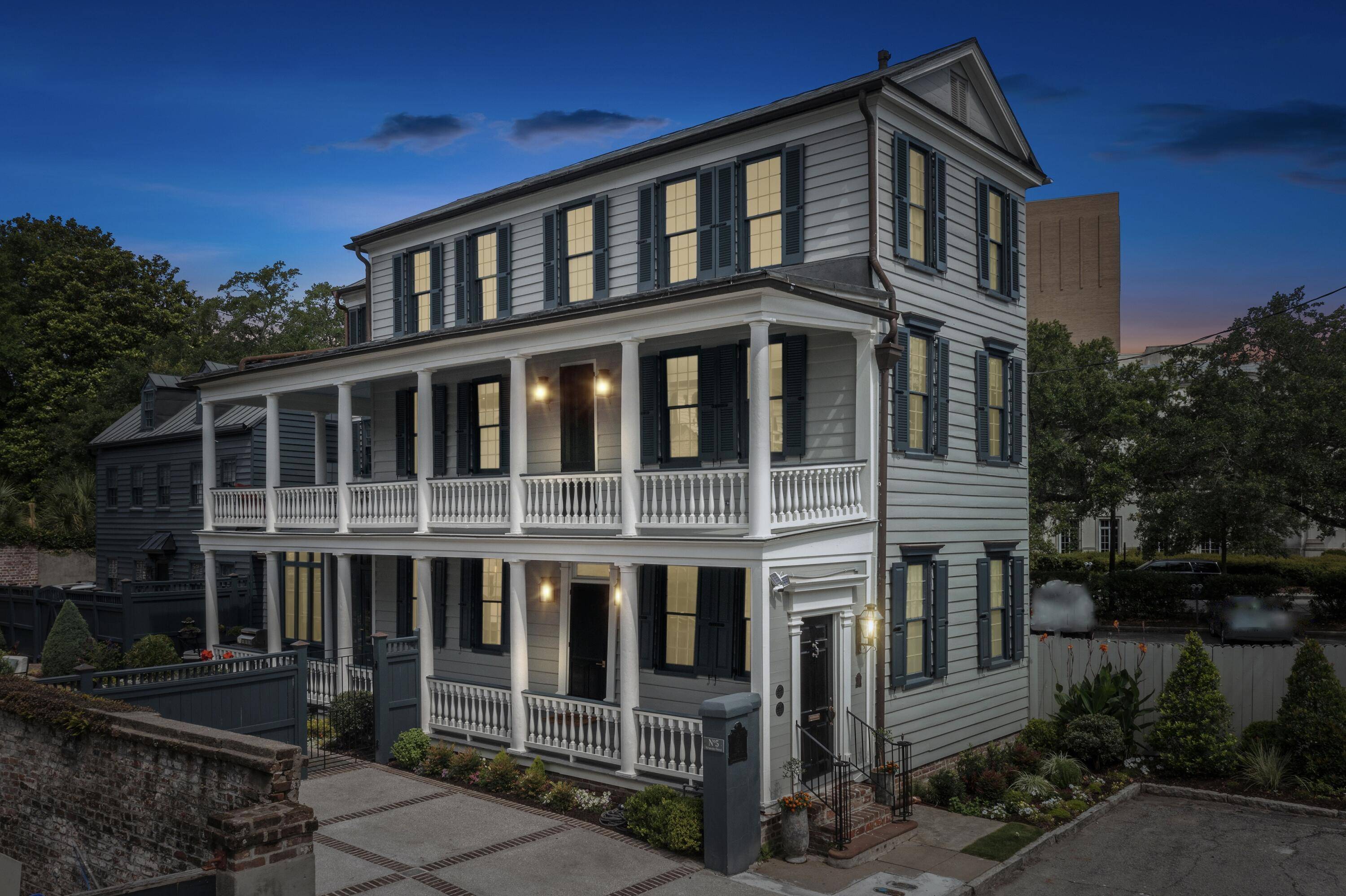 Charleston, SC 29401,5 Alexander St