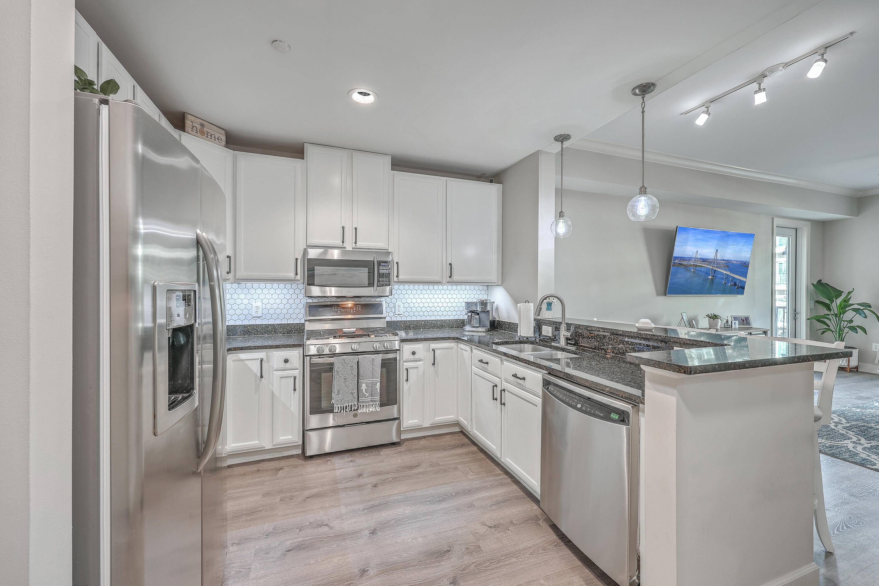 Charleston, SC 29492,135 Pier View St #203