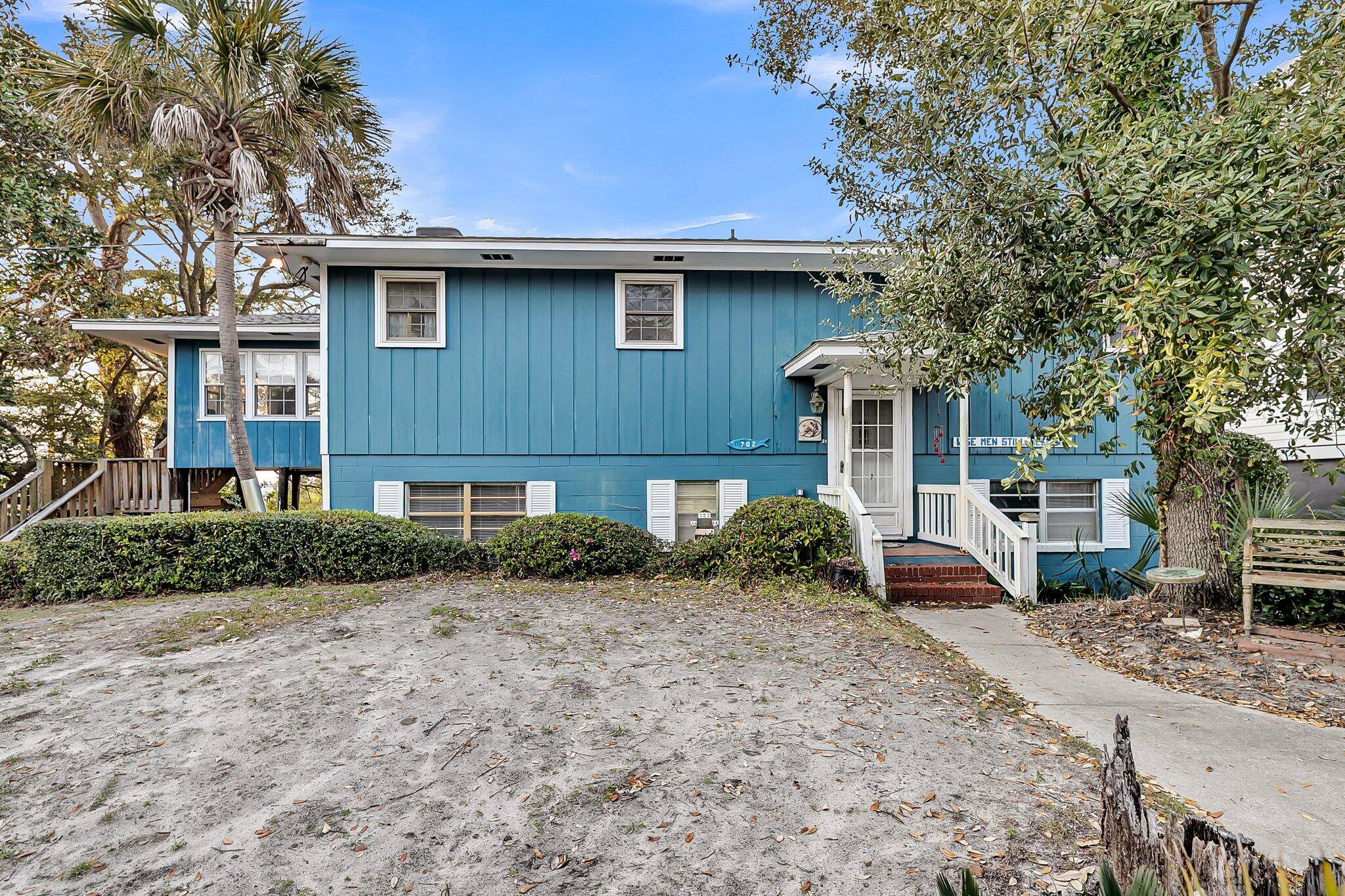 Folly Beach, SC 29439,702 E Erie Ave