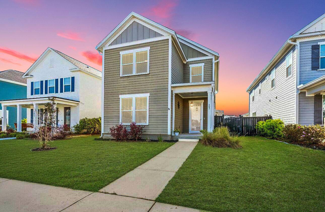 Summerville, SC 29486,207 Billinger St