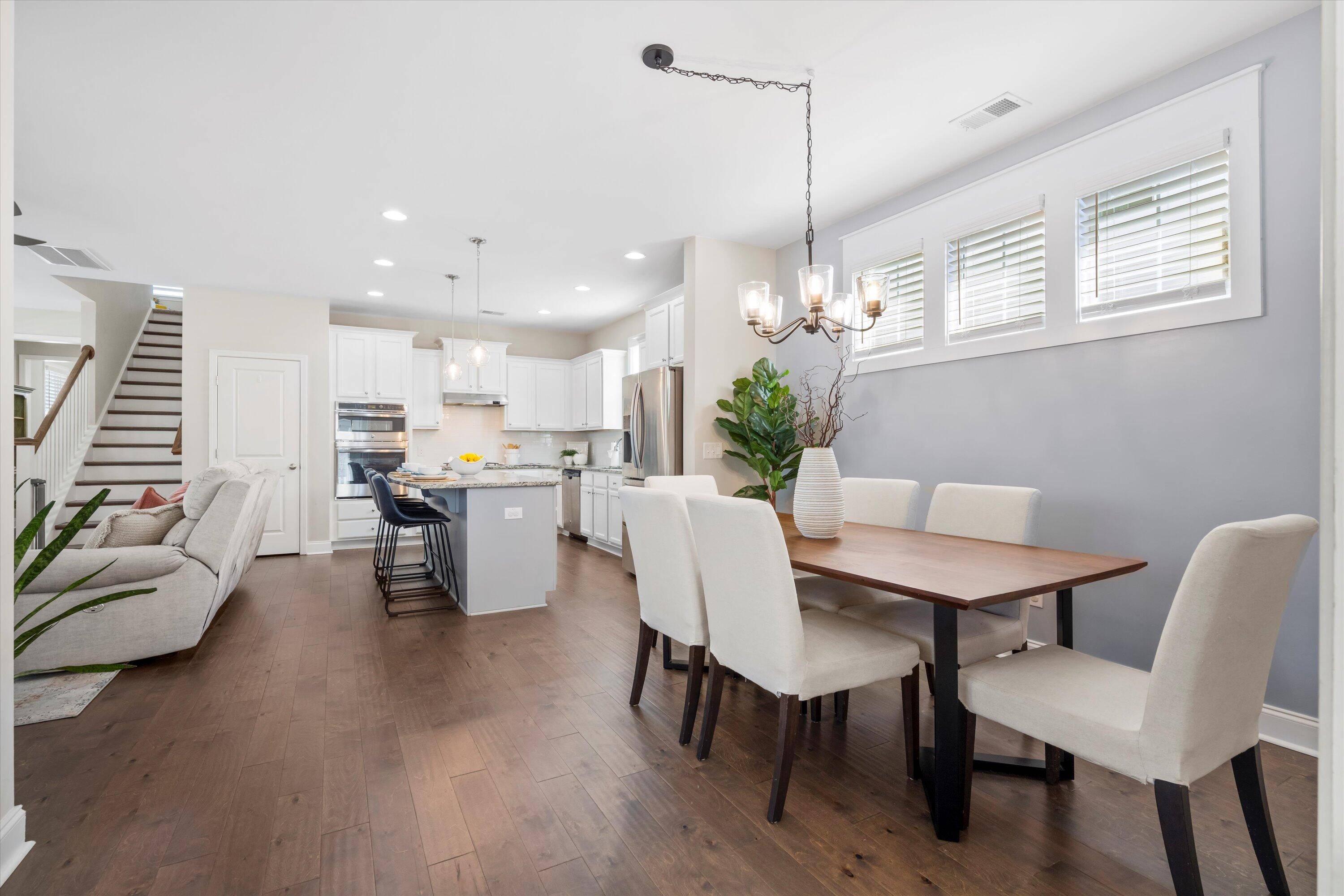 Summerville, SC 29486,207 Billinger St