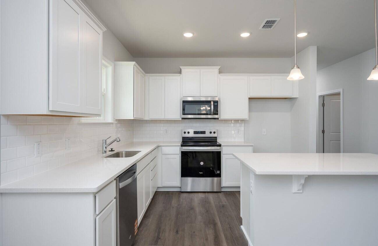 Huger, SC 29450,135 Royal Cainhoy Way