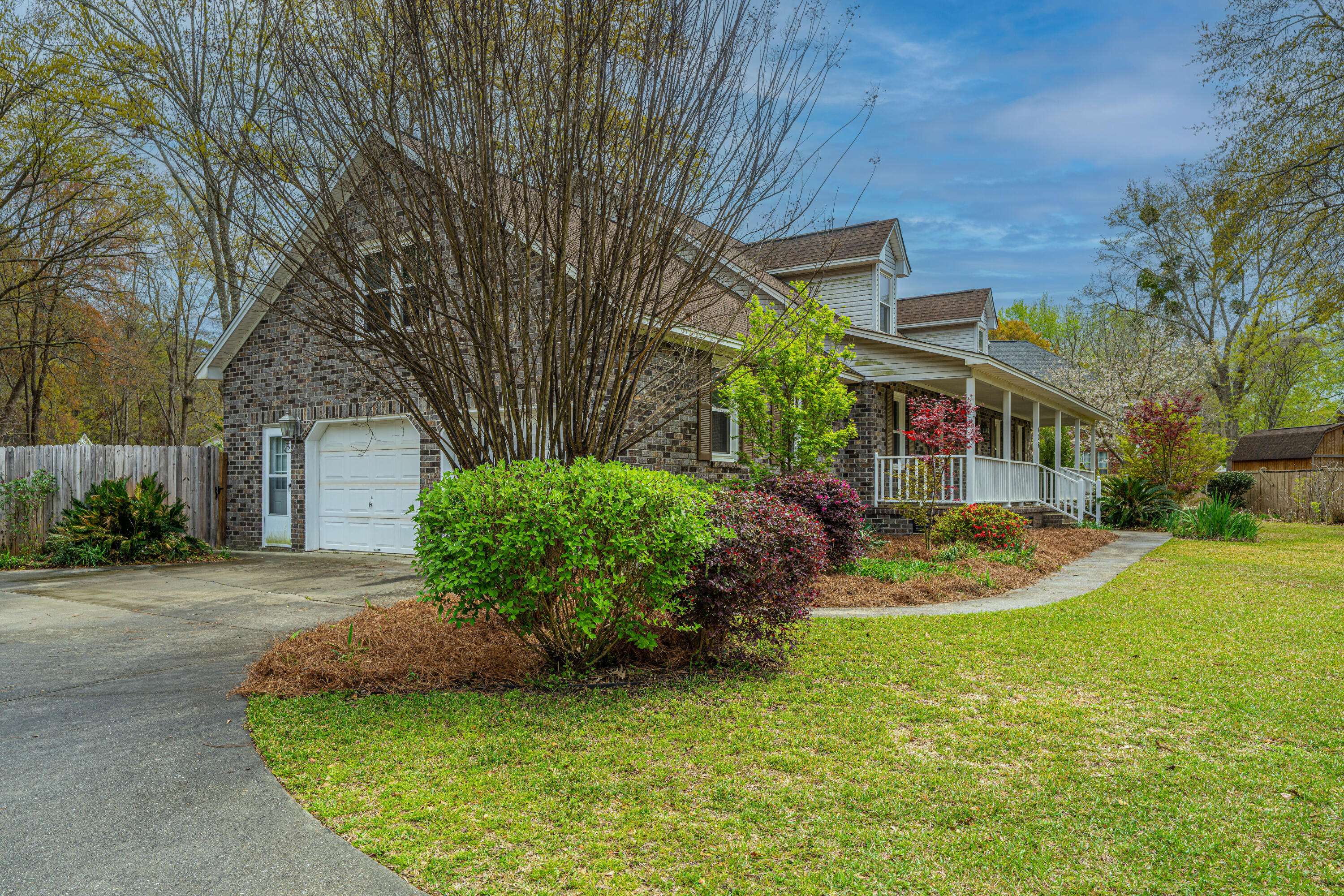 Summerville, SC 29483,406 Mendenhall St