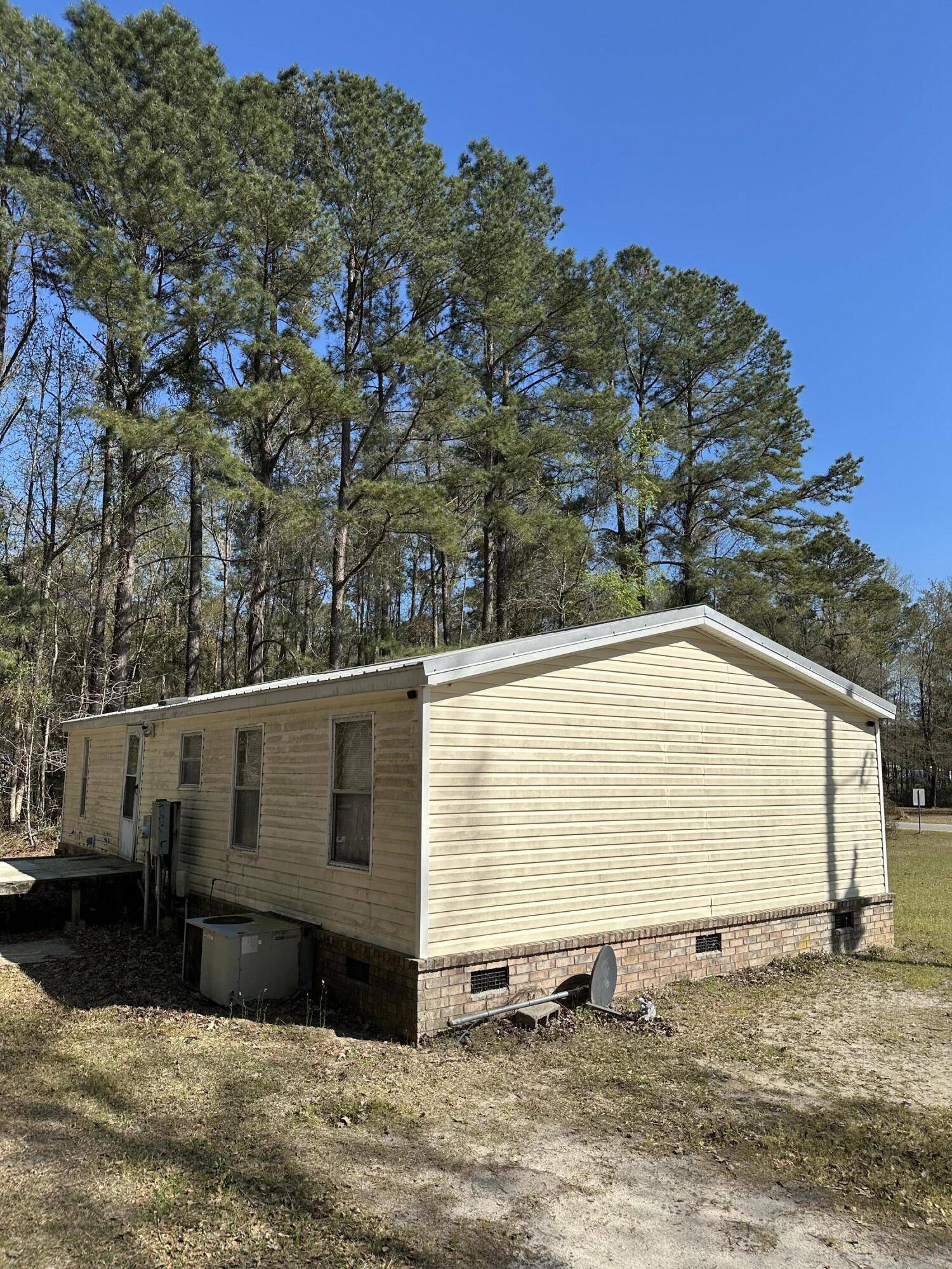 Walterboro, SC 29488,543 Glen St