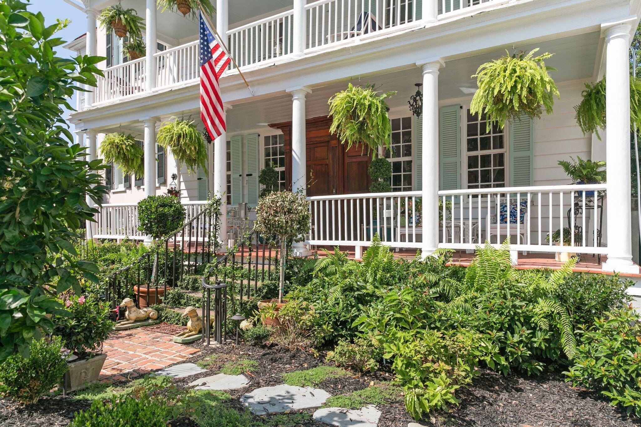 Charleston, SC 29401,10 Water St