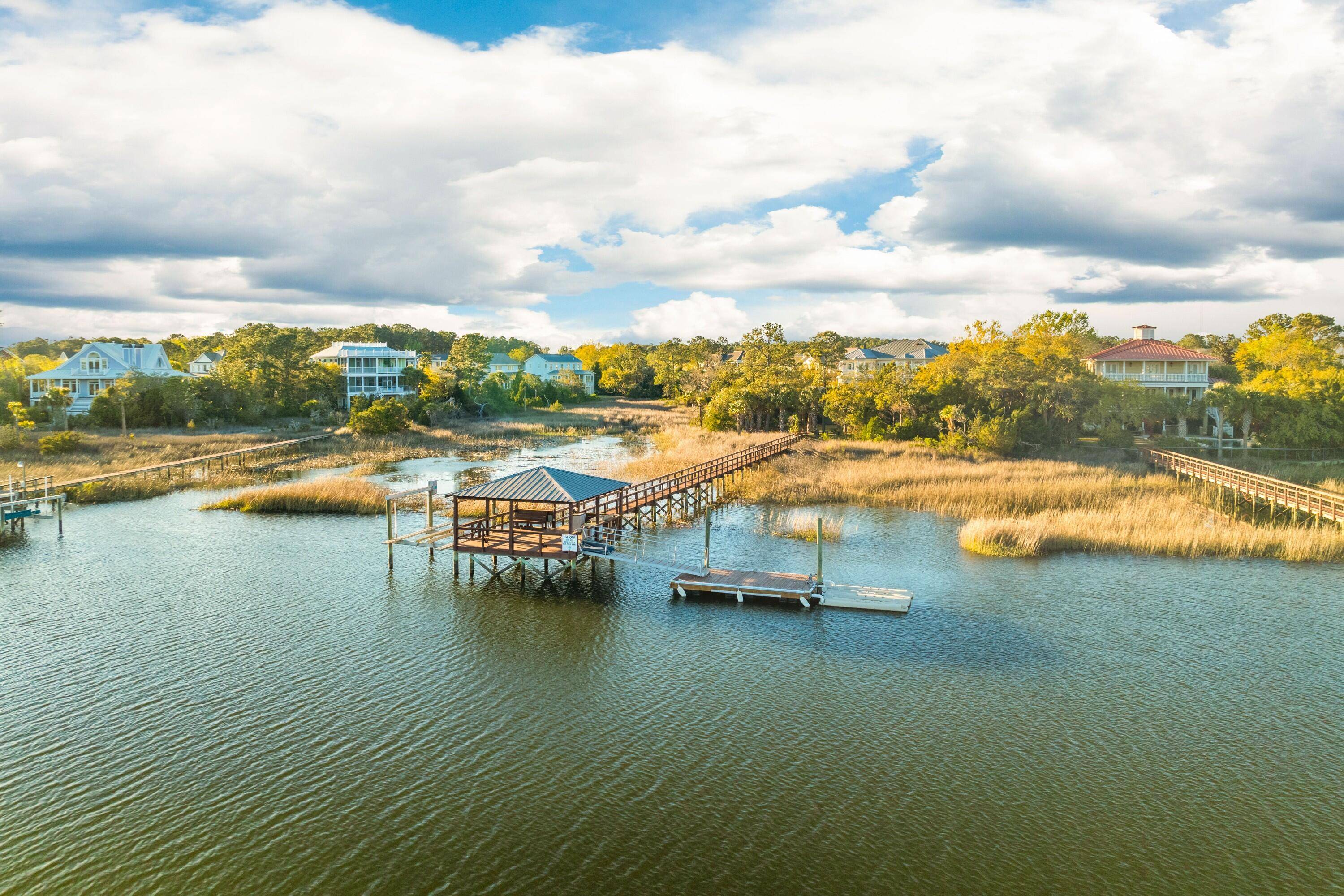 Charleston, SC 29492,1527 Creek Side Way