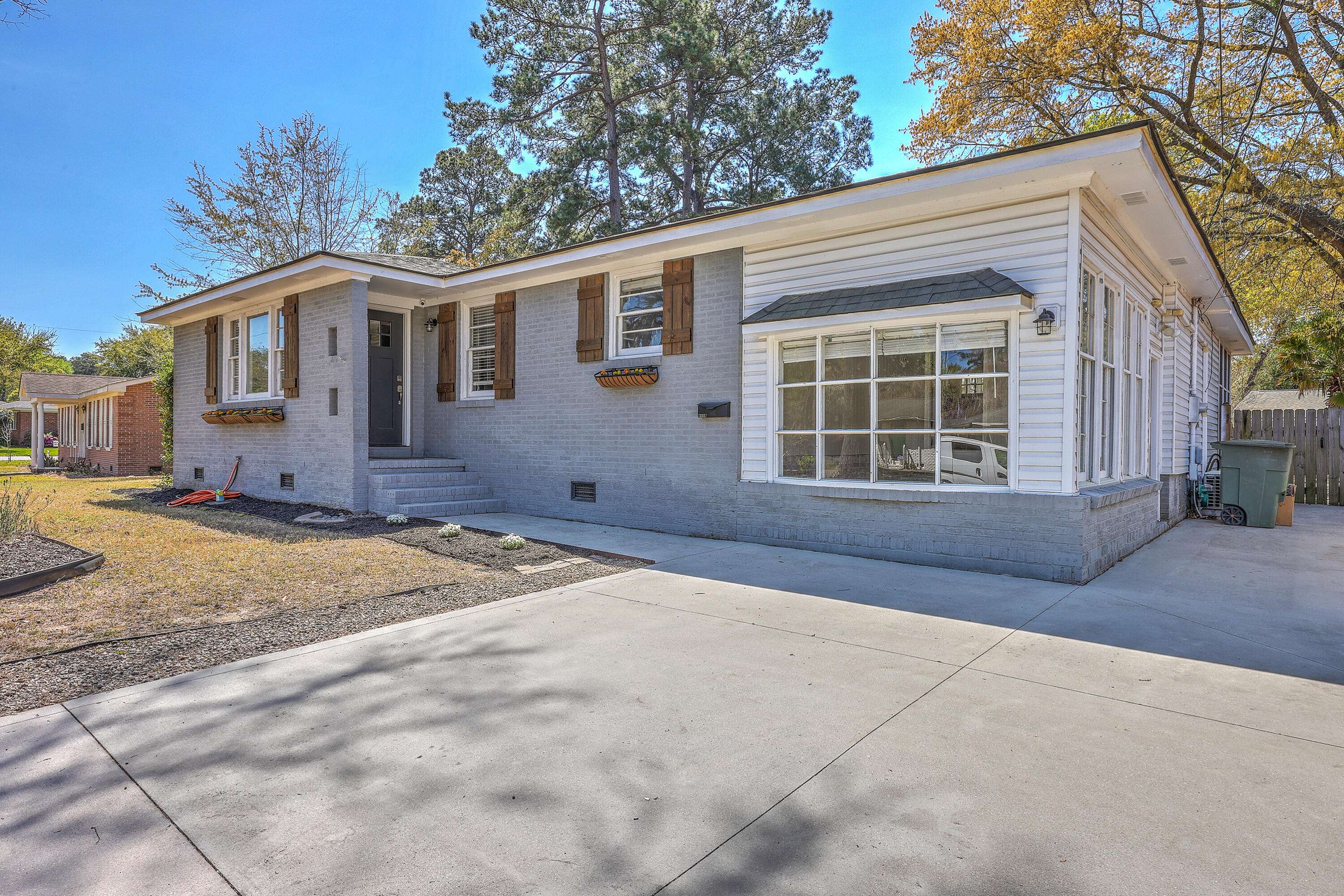 Hanahan, SC 29410,6009 Meadowcliff Ave