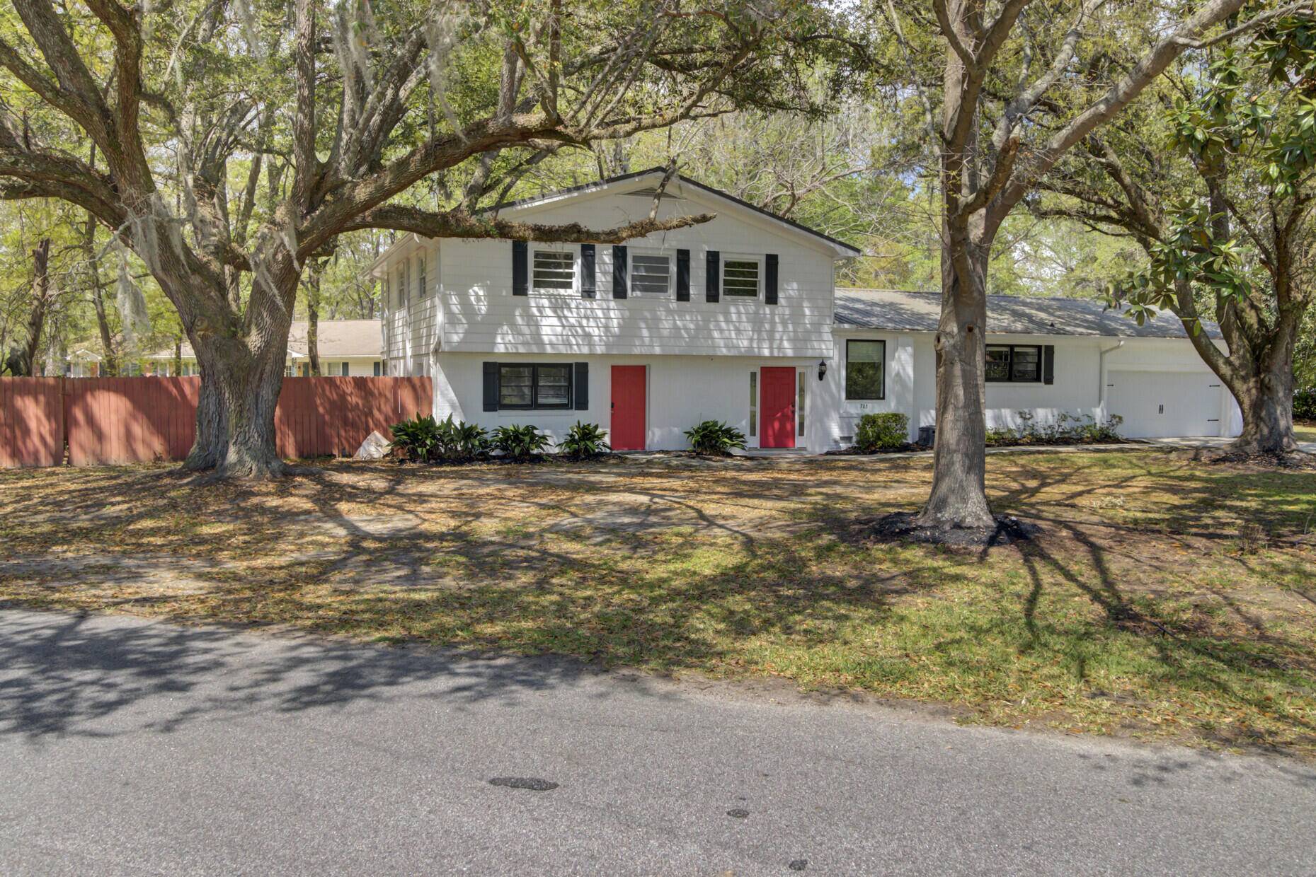Charleston, SC 29414,703 Canary Dr