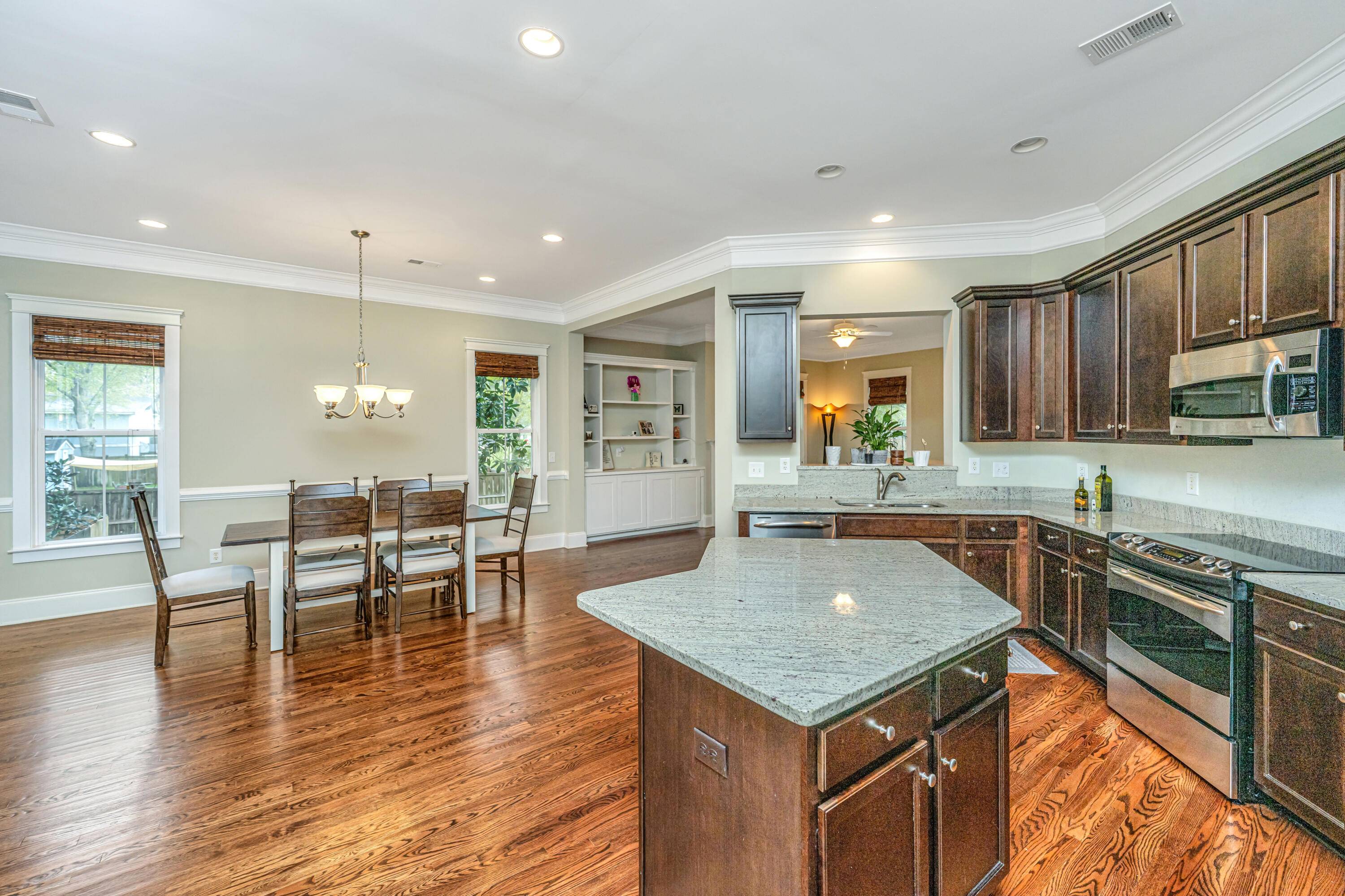 Charleston, SC 29412,835 Hale St