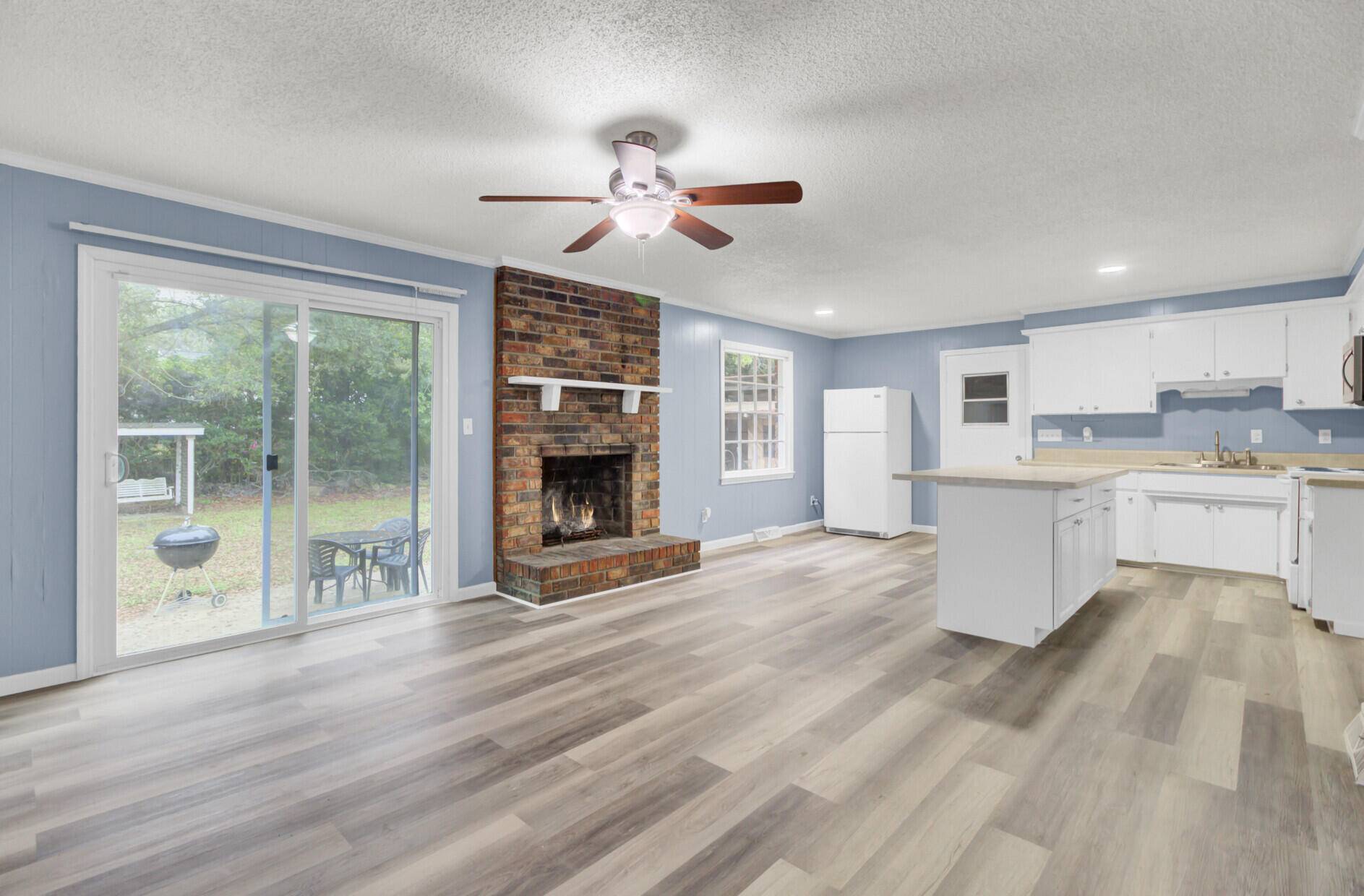 Summerville, SC 29483,407 Boone Hill Rd