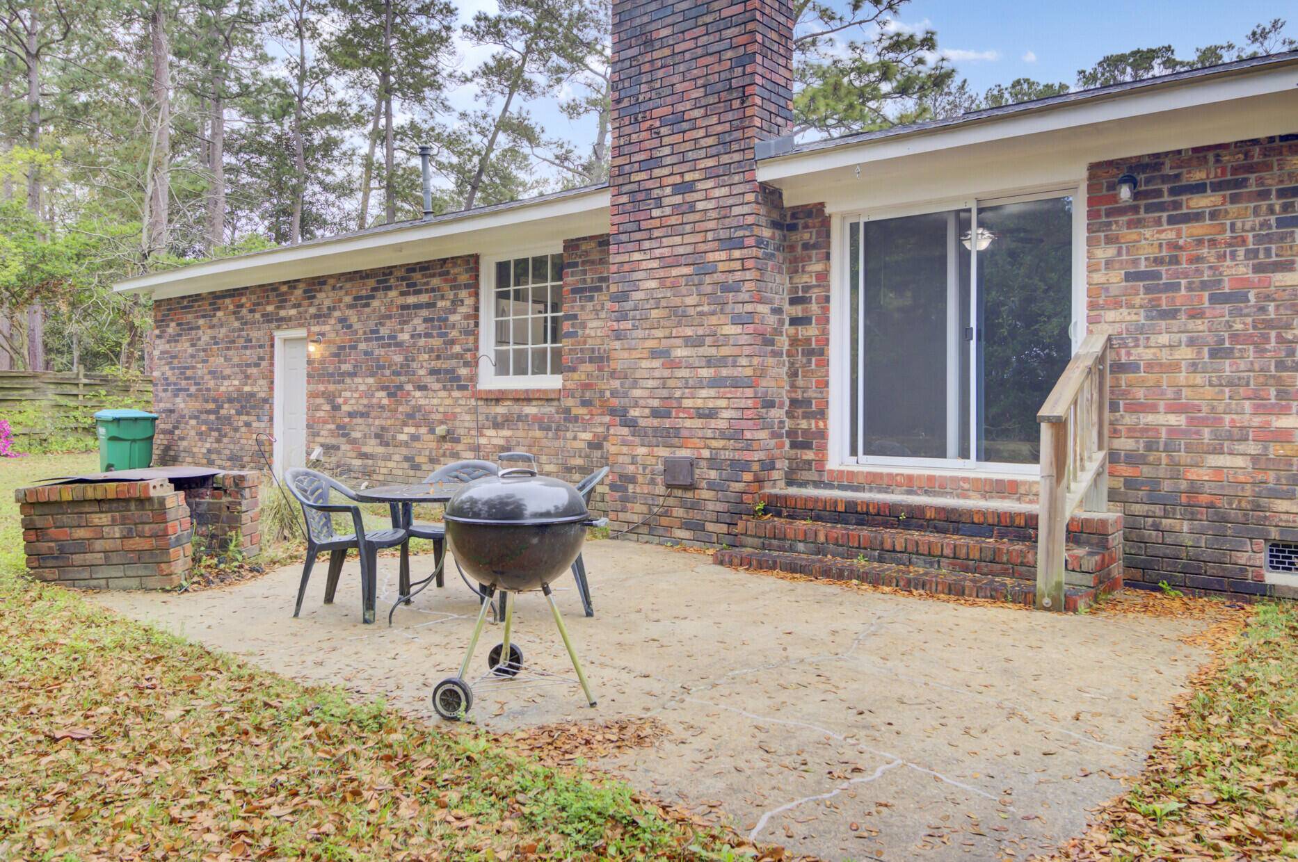 Summerville, SC 29483,407 Boone Hill Rd