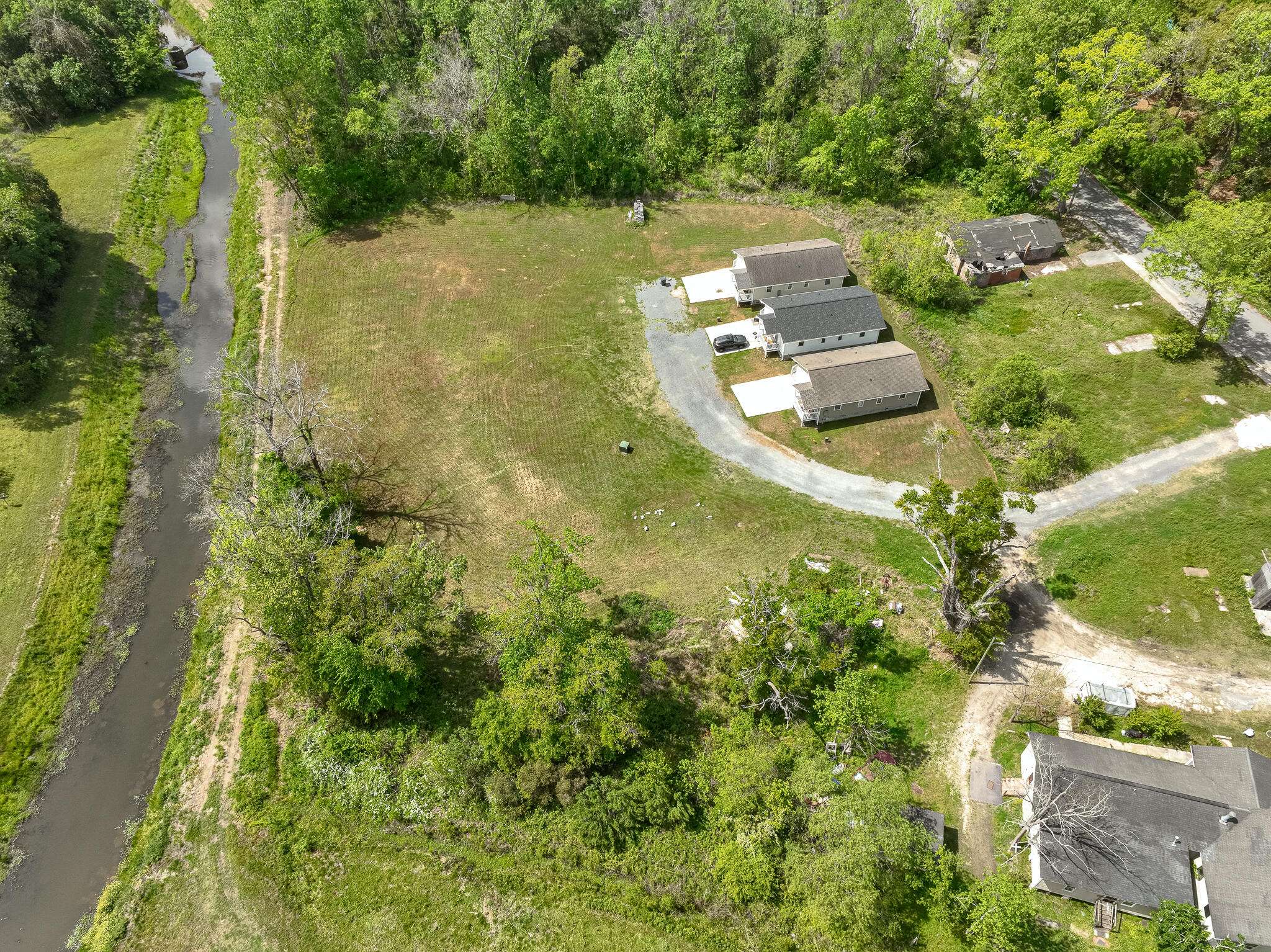 North Charleston, SC 29406,2229 James Bell Dr #A,B,C