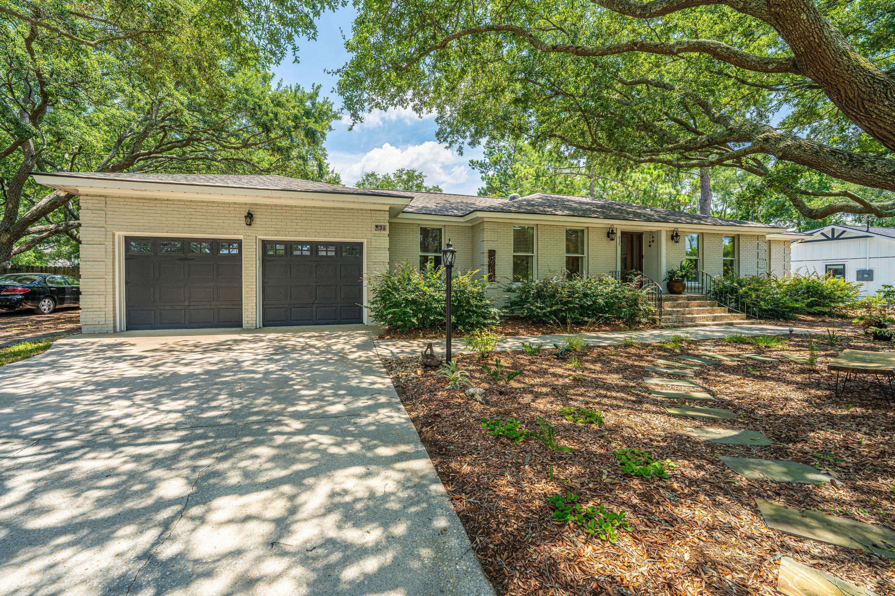 Mount Pleasant, SC 29464,935 Lansing Dr