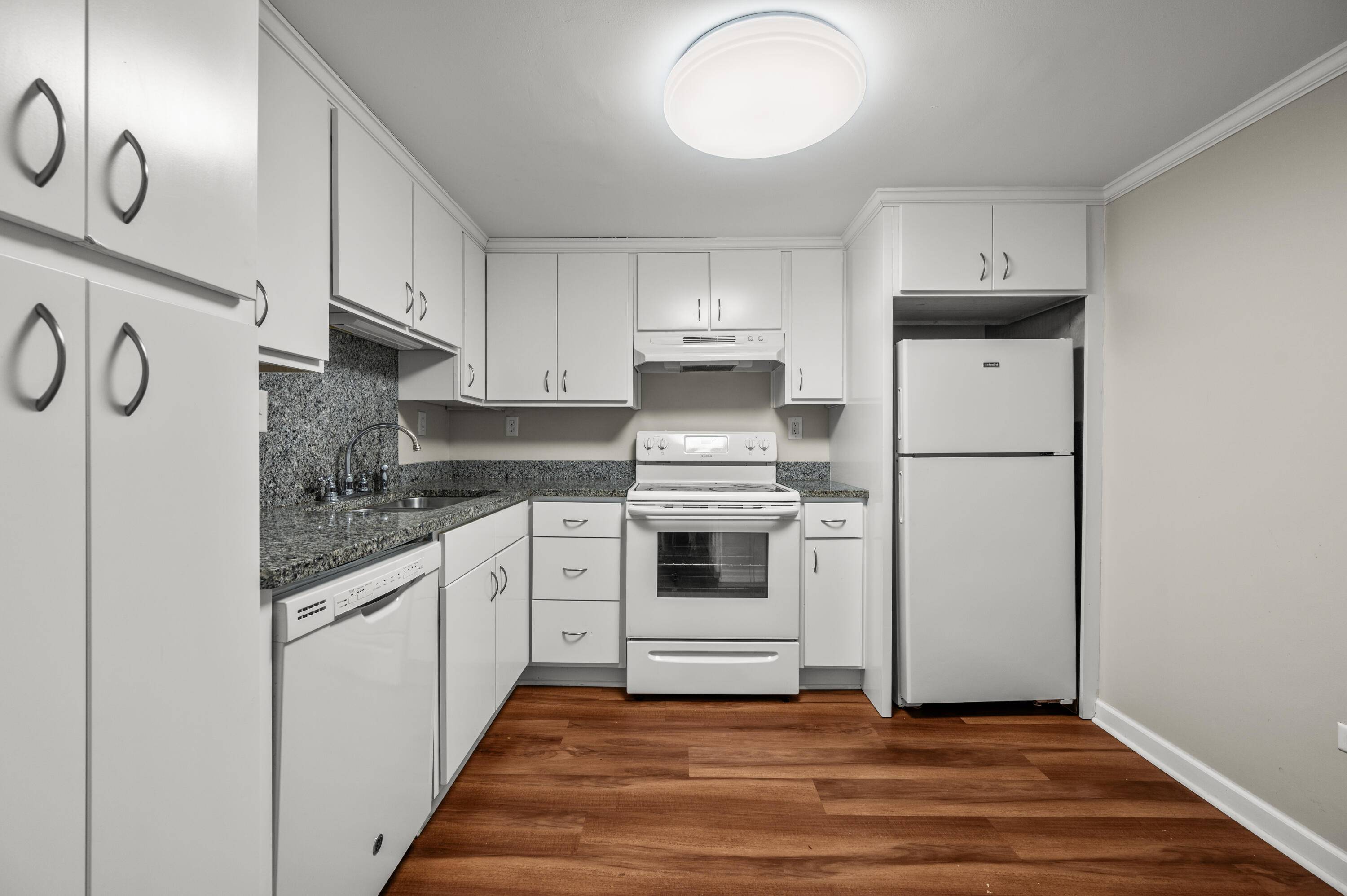 Charleston, SC 29401,14 Lockwood Dr #6e