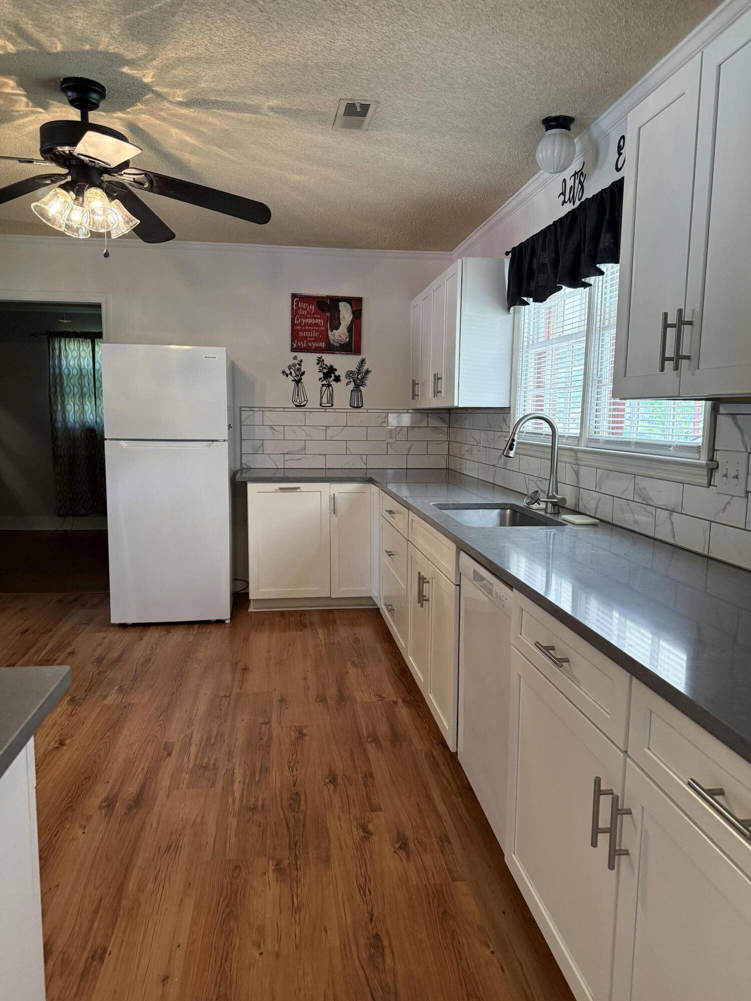 North Charleston, SC 29418,7724 Linsley Dr