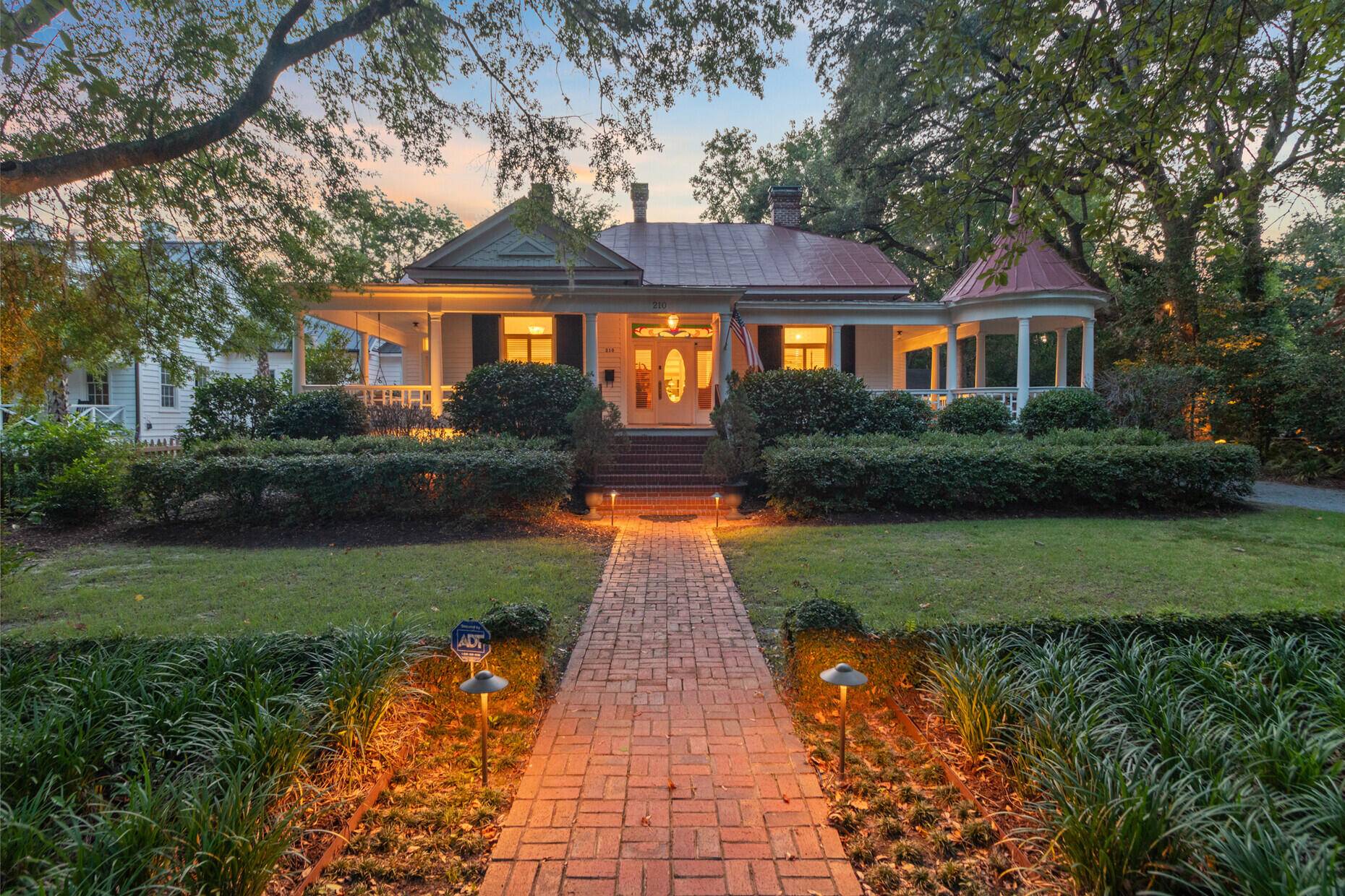 Summerville, SC 29483,210 S Gum St