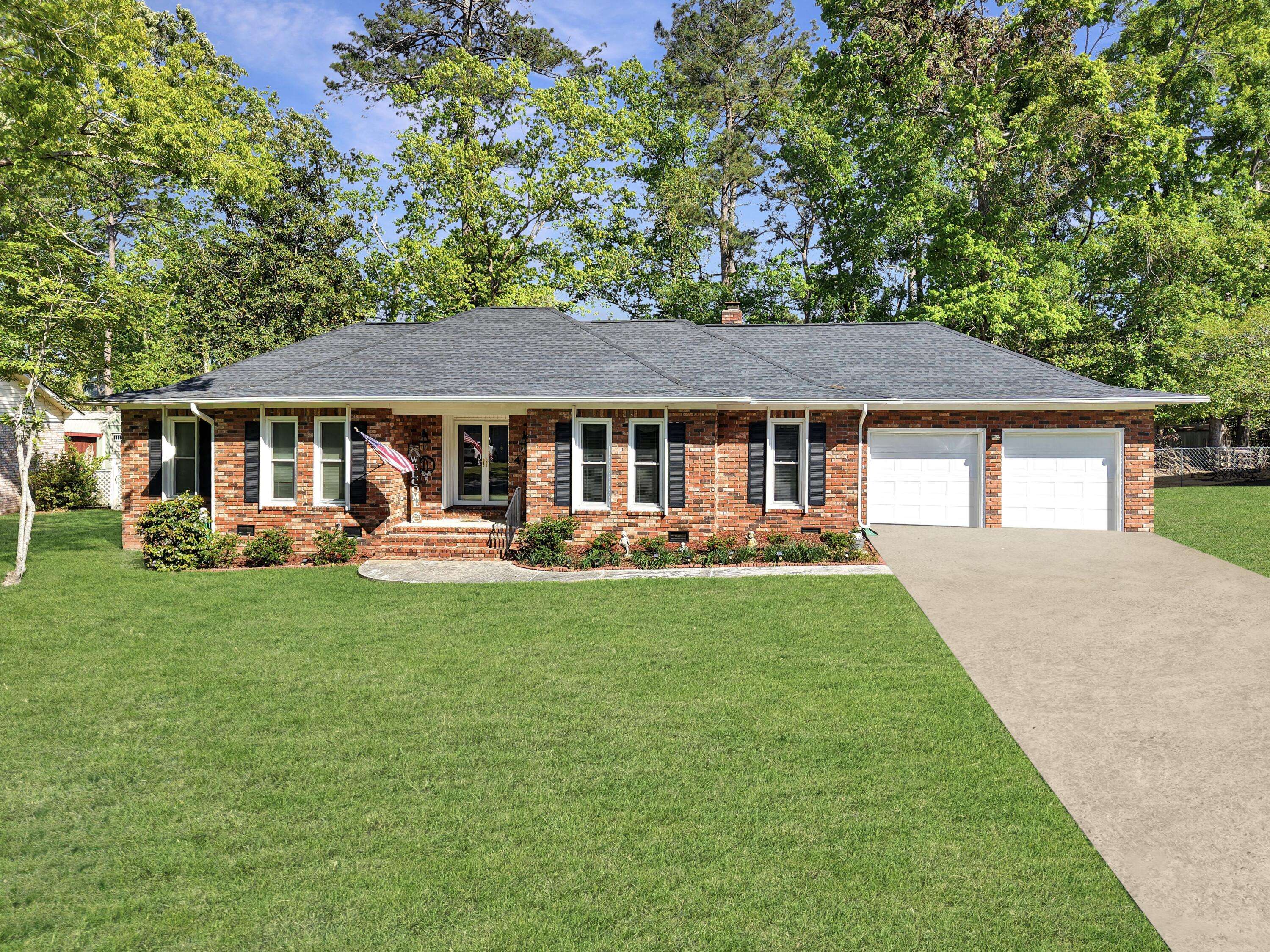 Summerville, SC 29485,411 Red Fox Run