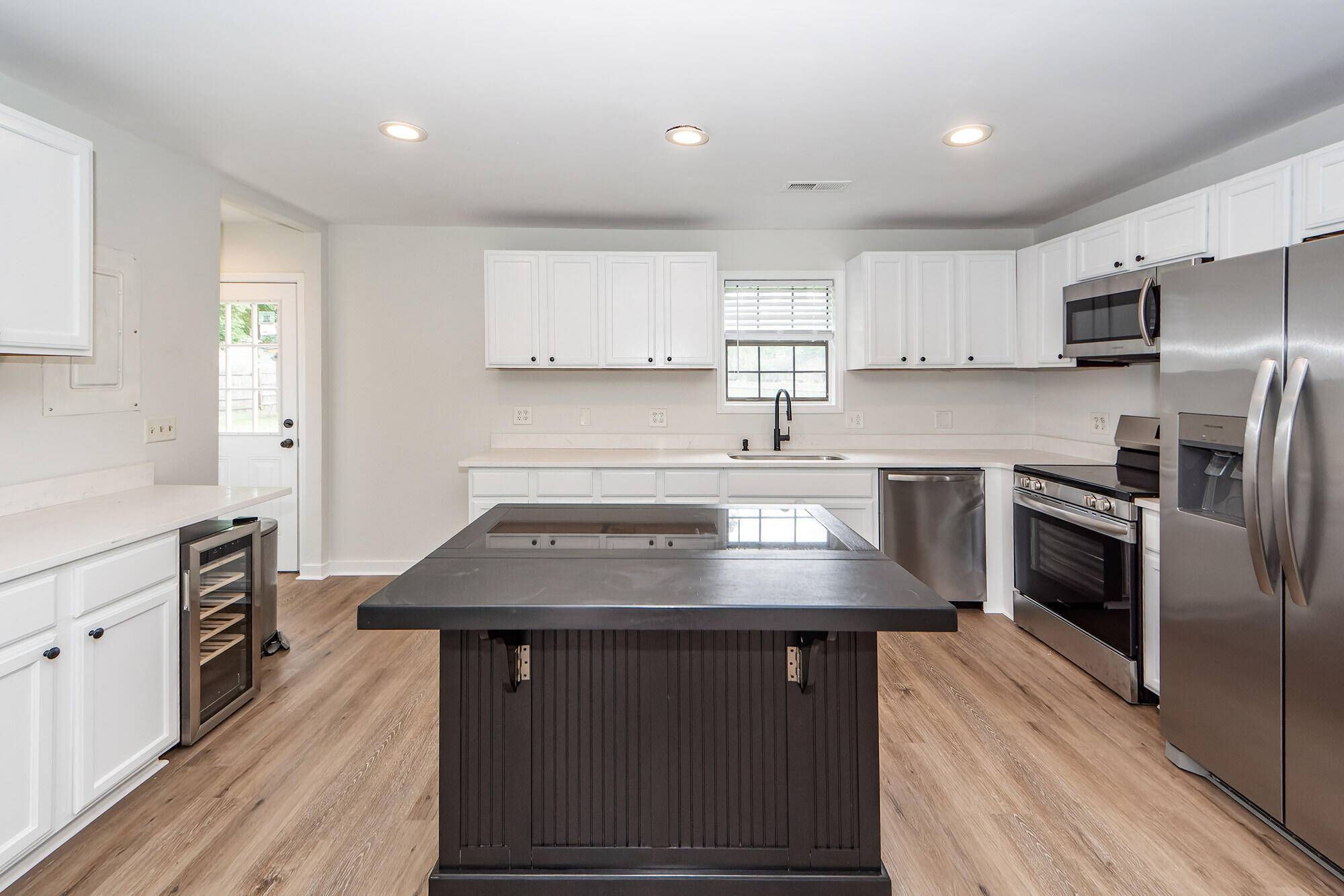 Ladson, SC 29456,521 Savannah Rd