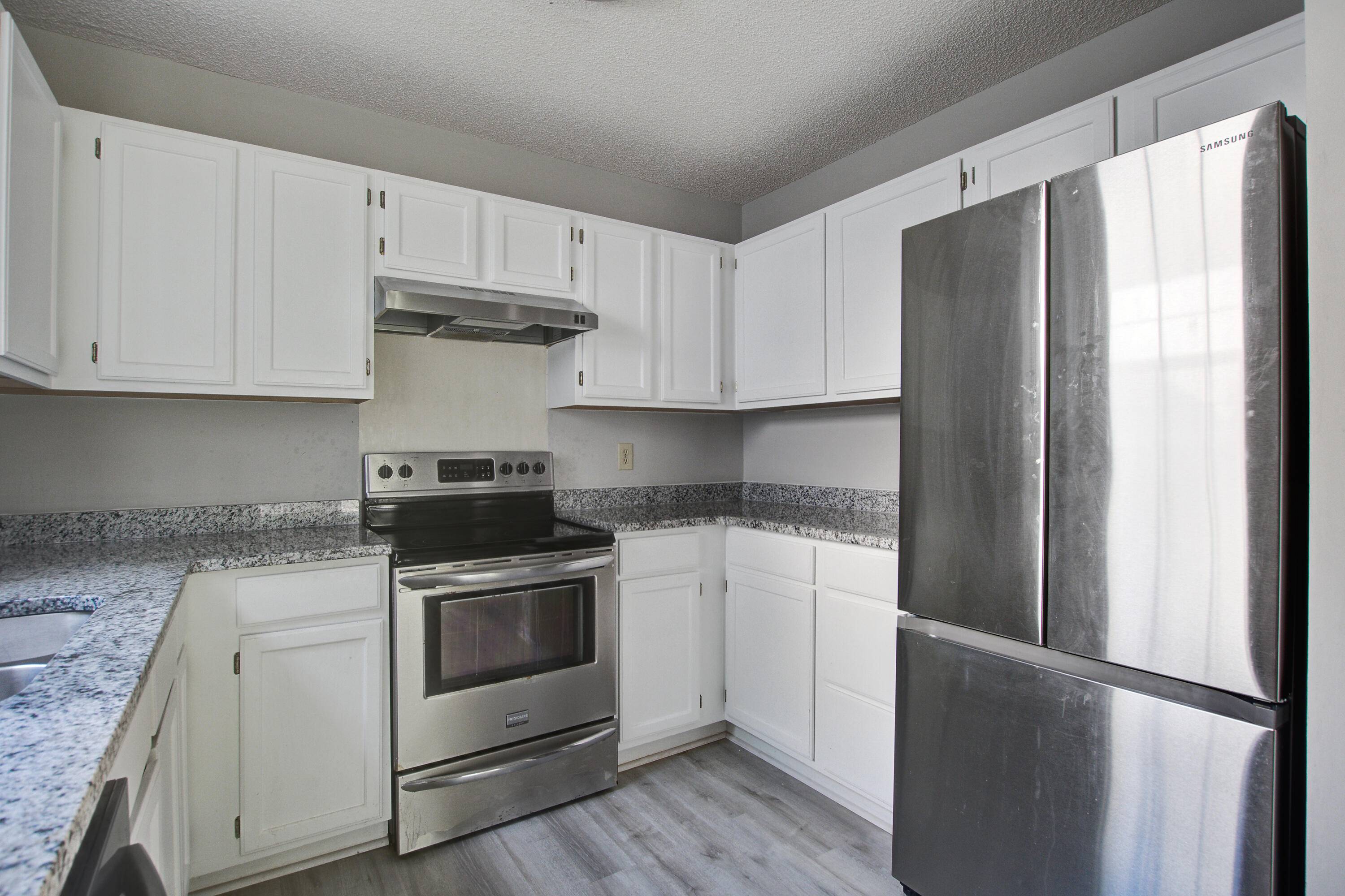 Summerville, SC 29486,414 Courtland Dr