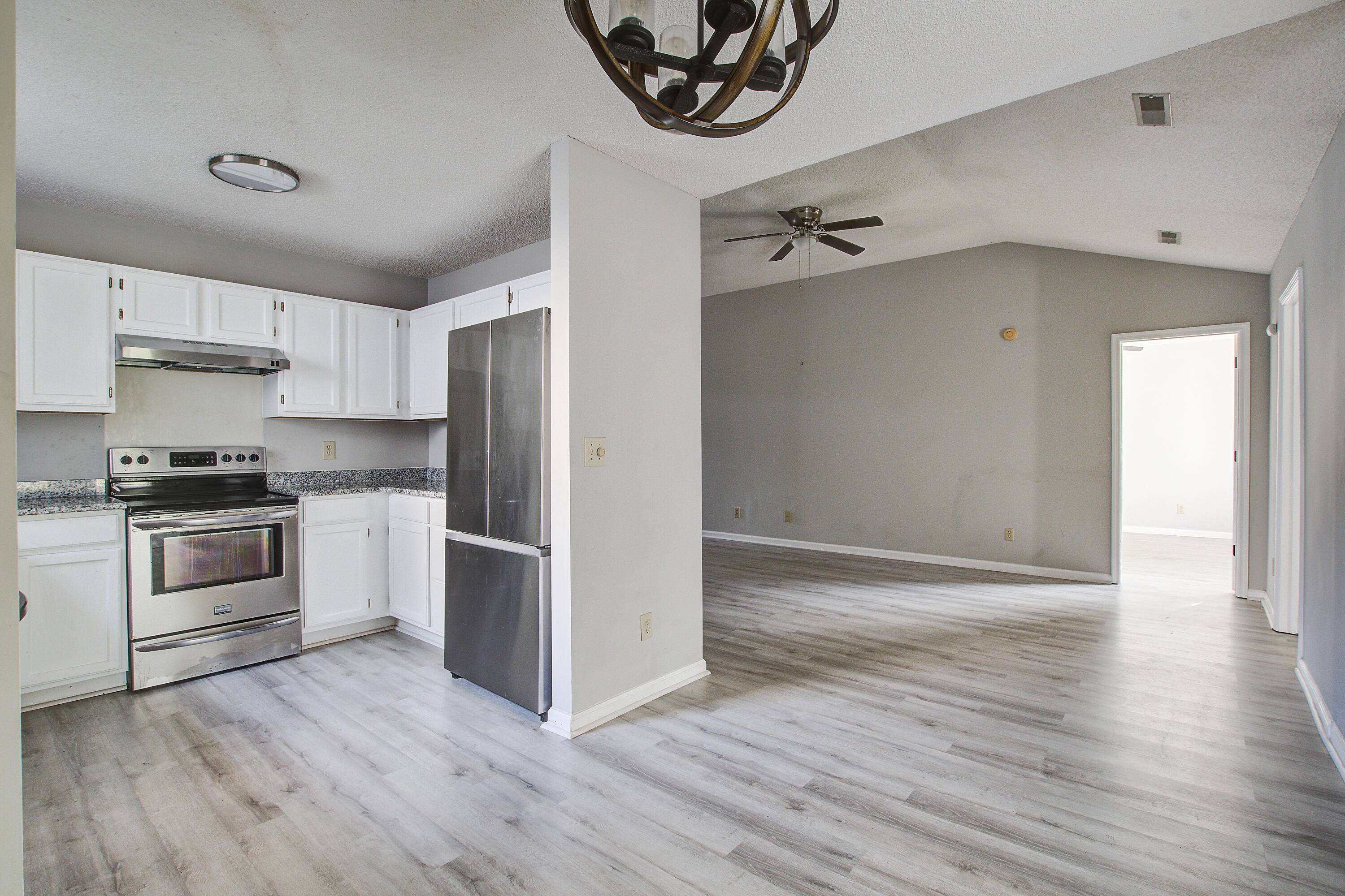 Summerville, SC 29486,414 Courtland Dr
