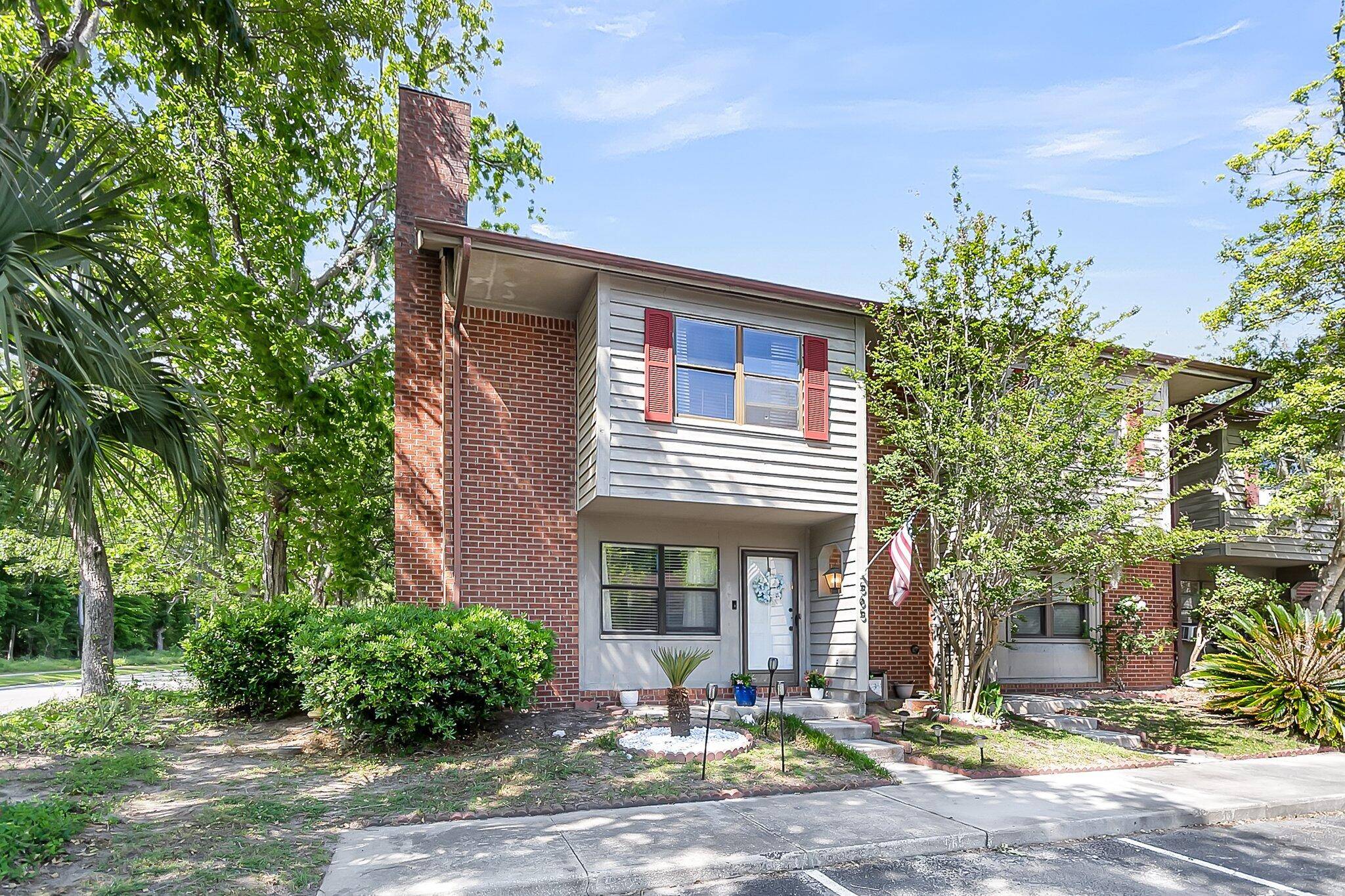 Summerville, SC 29485,565 Travelers Blvd