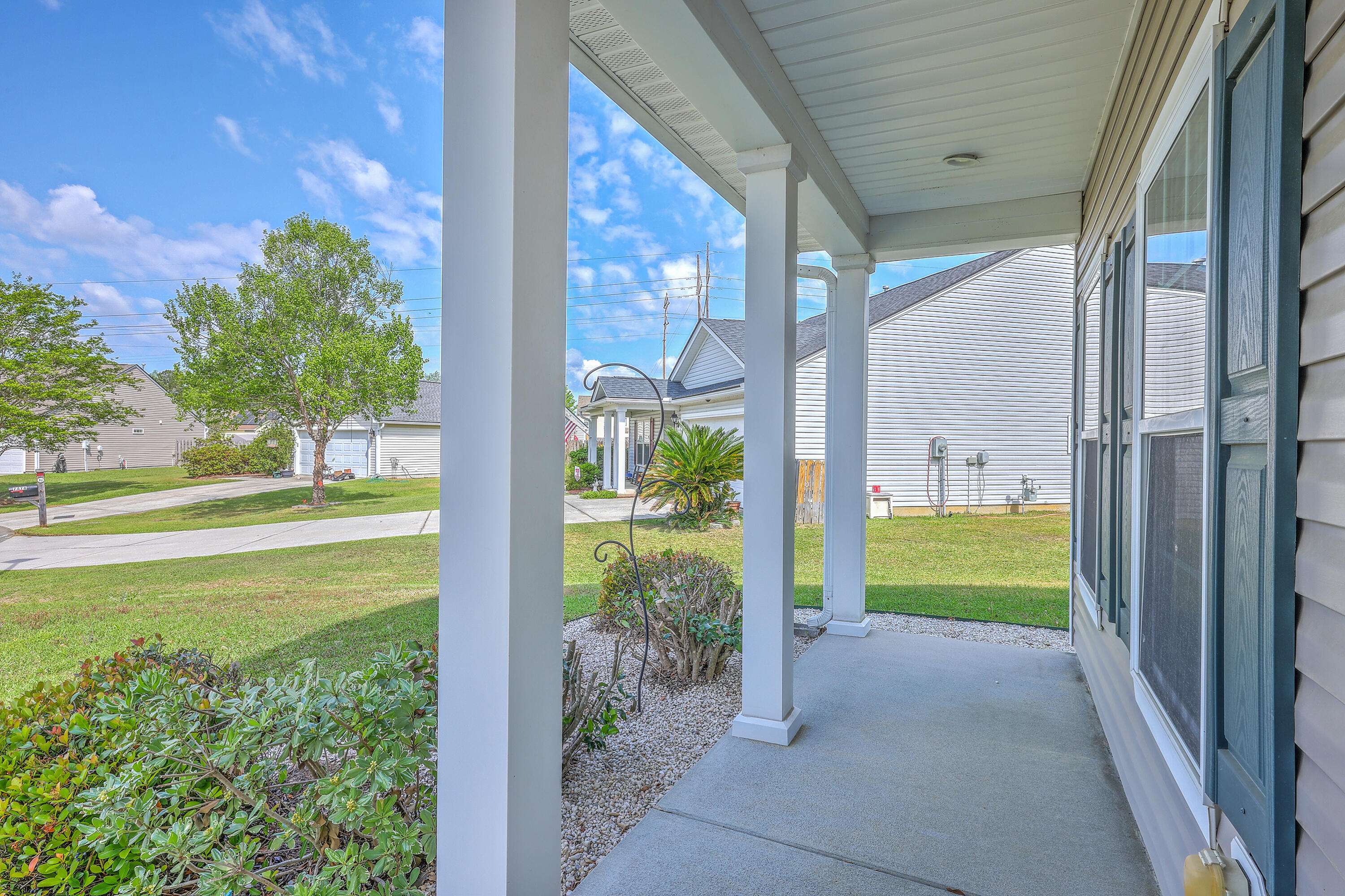 Hanahan, SC 29410,7477 Painted Bunting Way